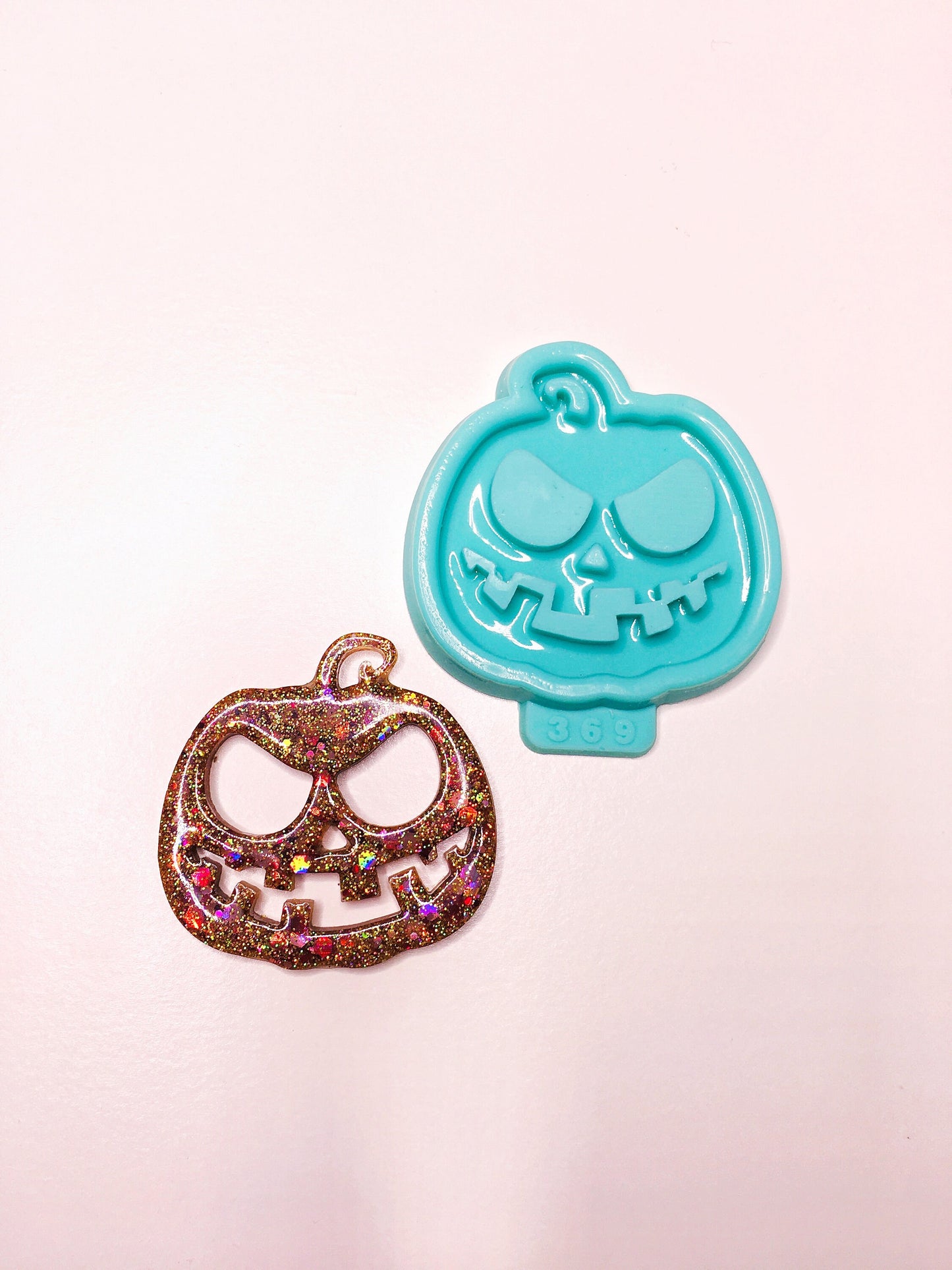 Halloween silicone mold for epoxy. Super glossy resin mold. DIY form for a Halloween pumpkin. Jewelry diy mold a Halloween.
