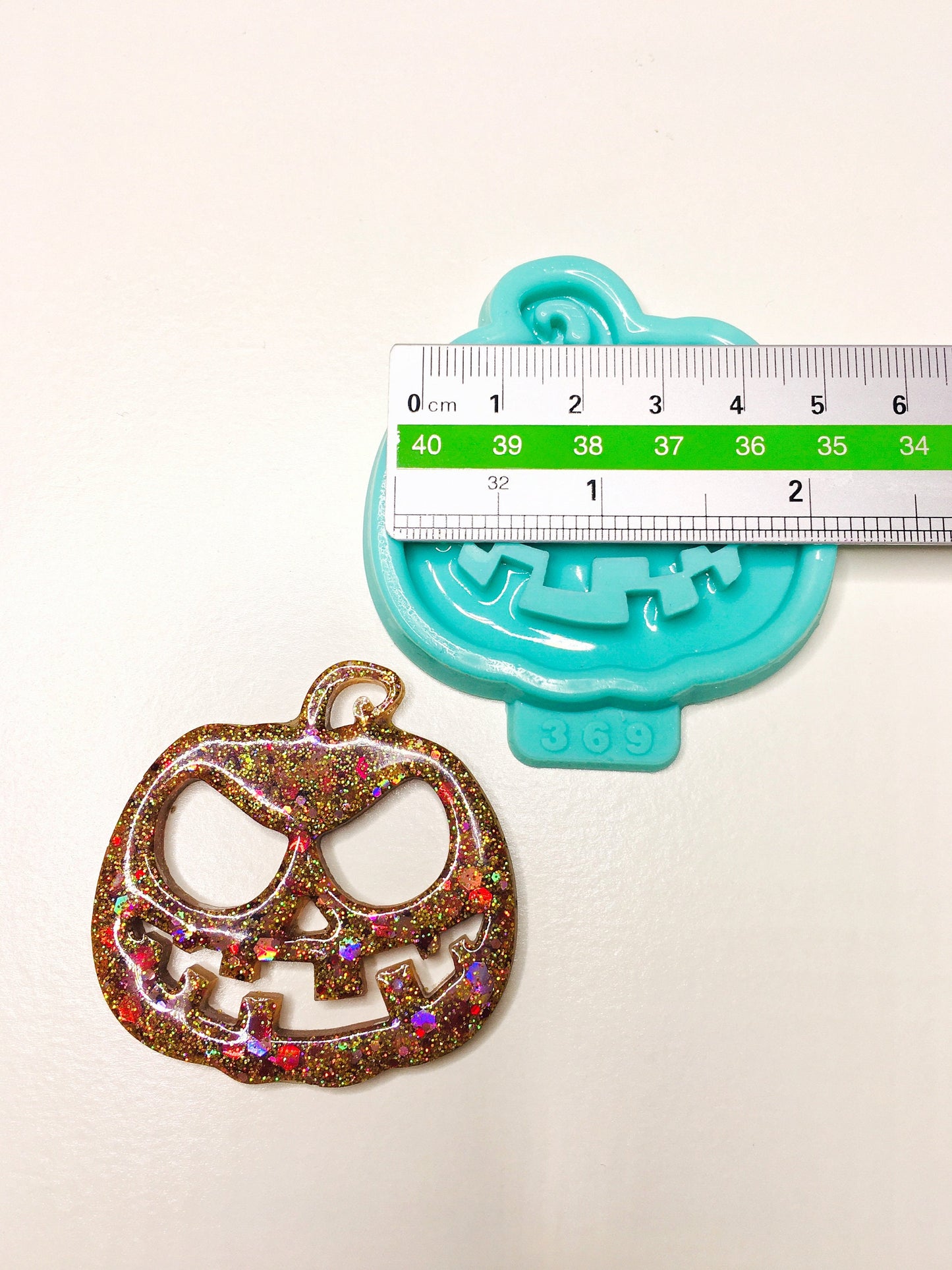Halloween silicone mold for epoxy. Super glossy resin mold. DIY form for a Halloween pumpkin. Jewelry diy mold a Halloween.