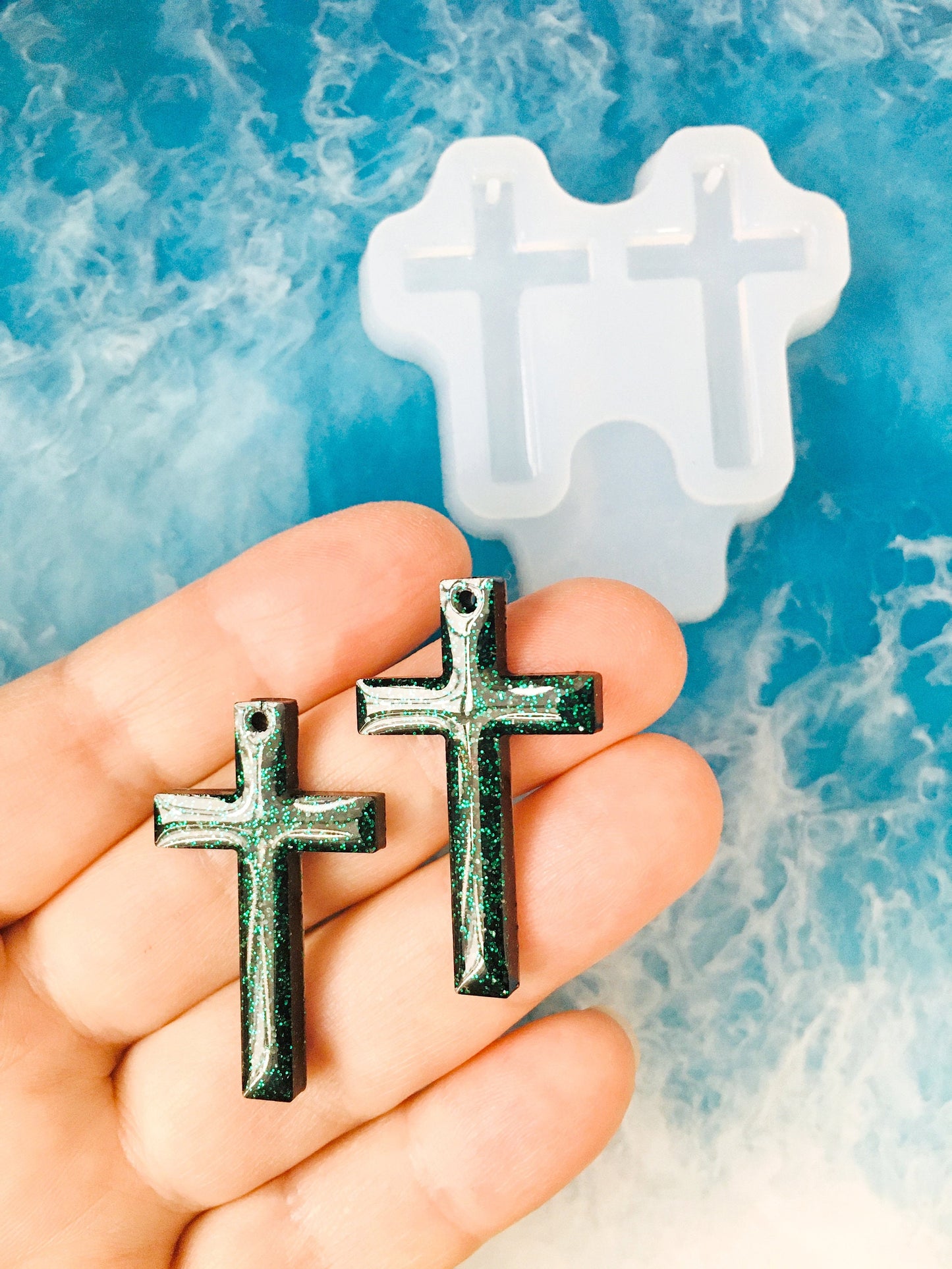 Moules en silicone pour boucles d'oreilles croix. Moule croix pour UV et époxy. Résine ultra brillante. Forme de croix pour bijoux. Forme de croix en caoutchouc.