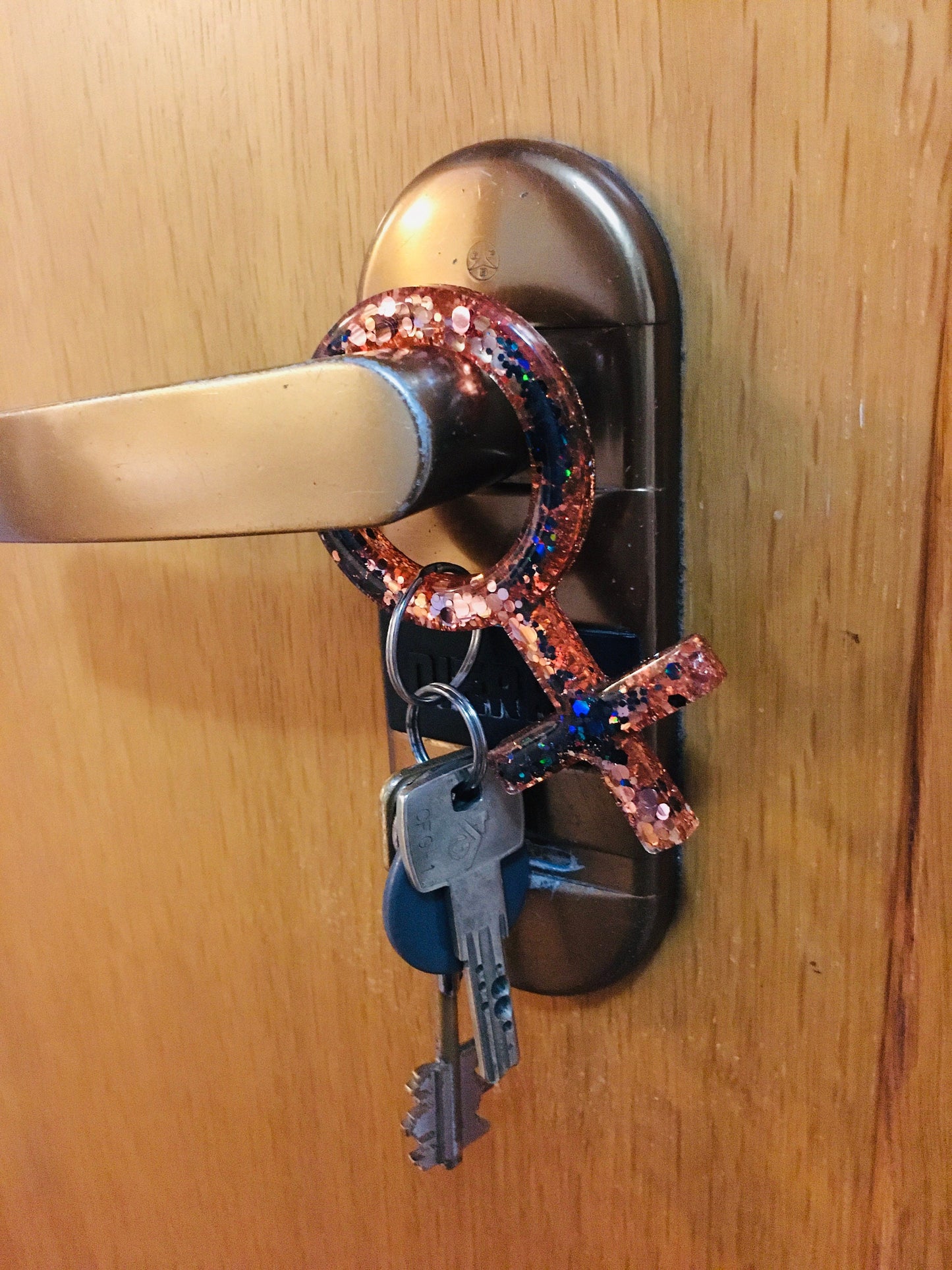 Moule en silicone pour outil d'ouverture de porte sans contact
