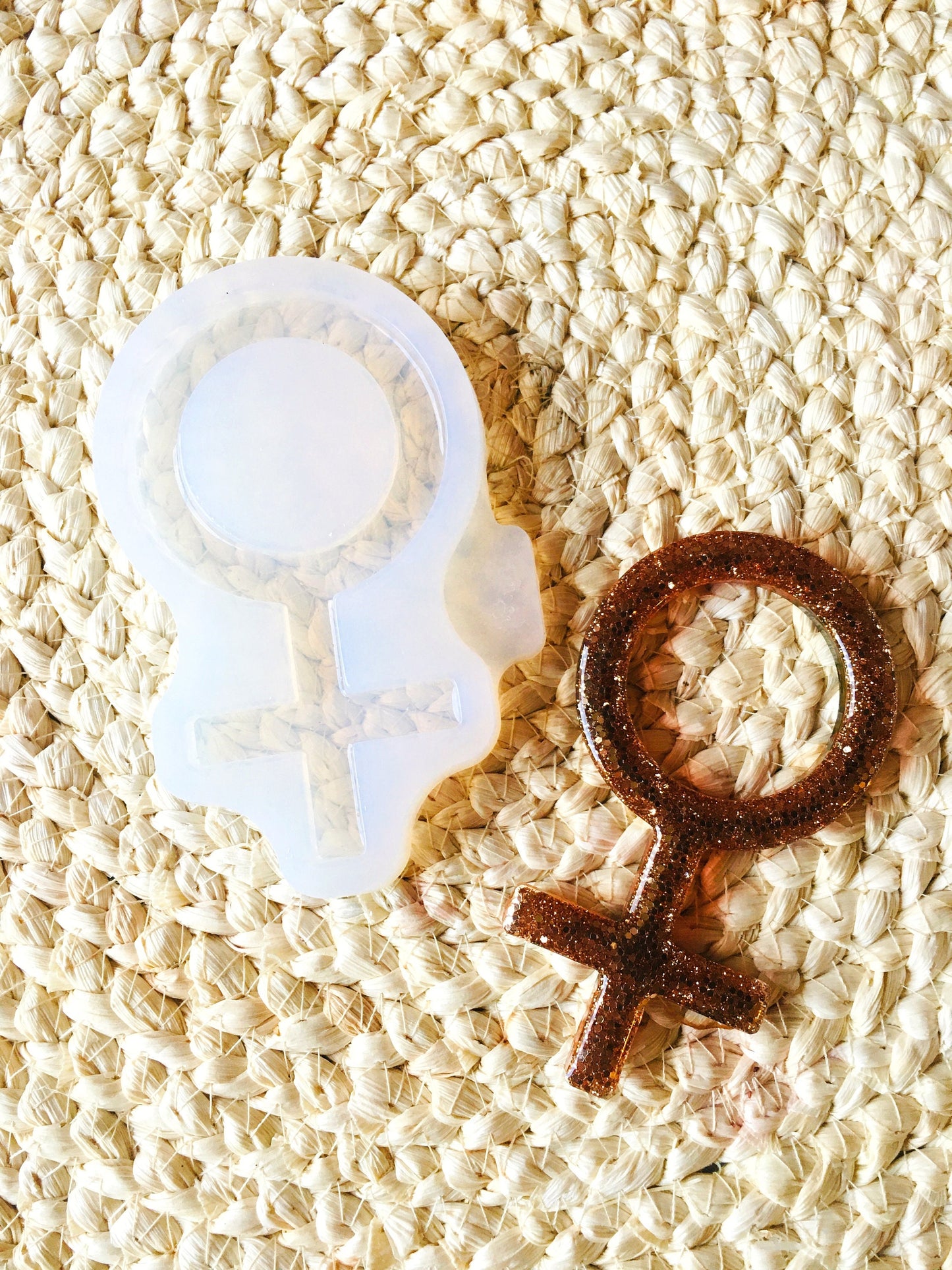 Moule en silicone pour outil d'ouverture de porte sans contact