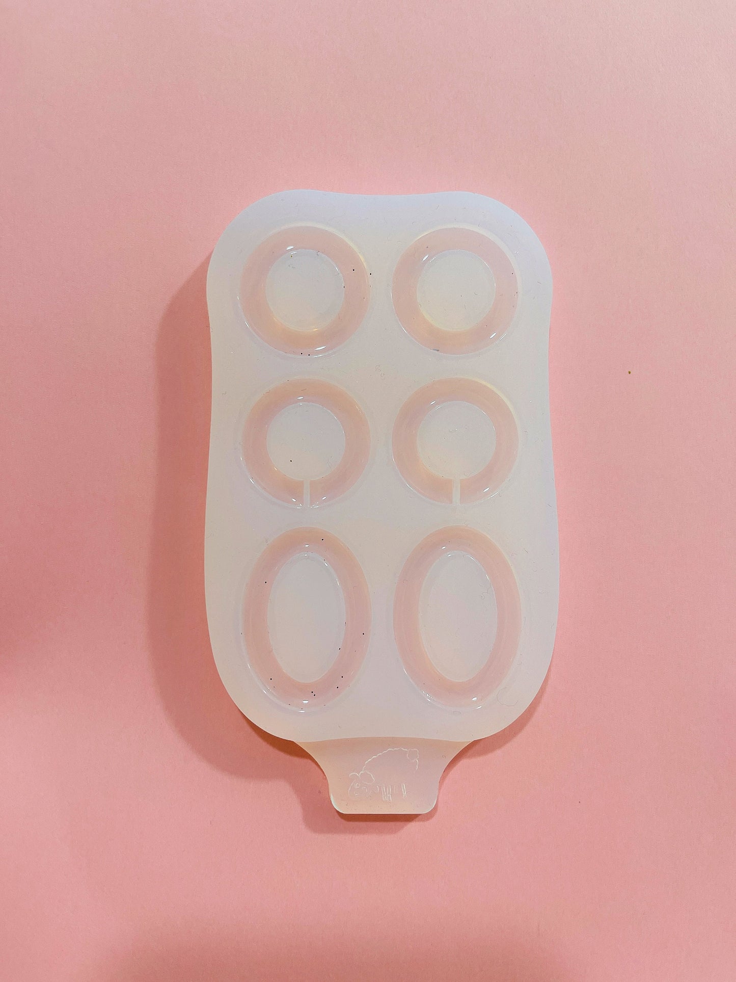Silicone molds from the manufacturer. Earrings molds large chain.