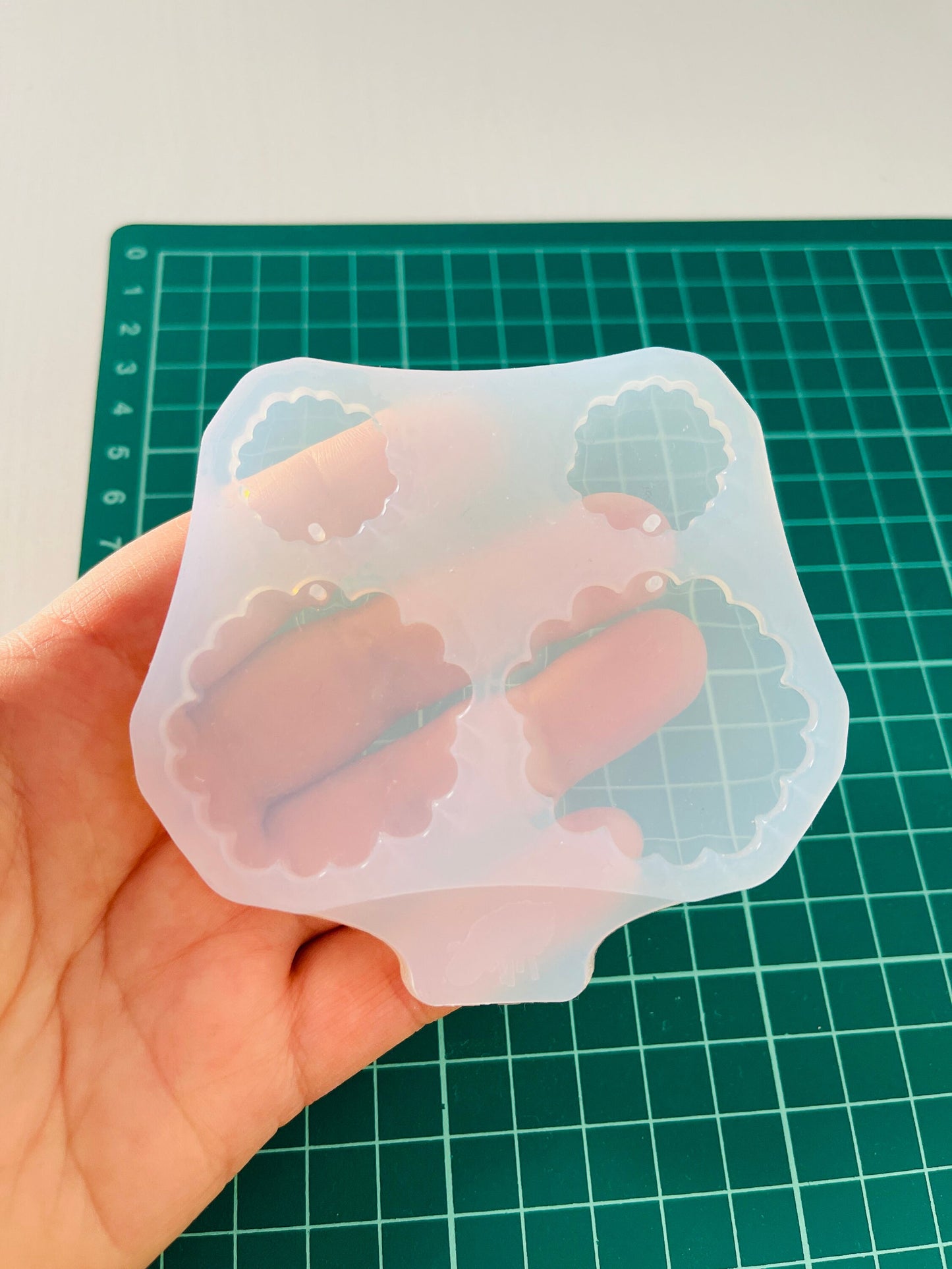 Silicone mold- earrings chamomiles . Mold for epoxy and UV resin.