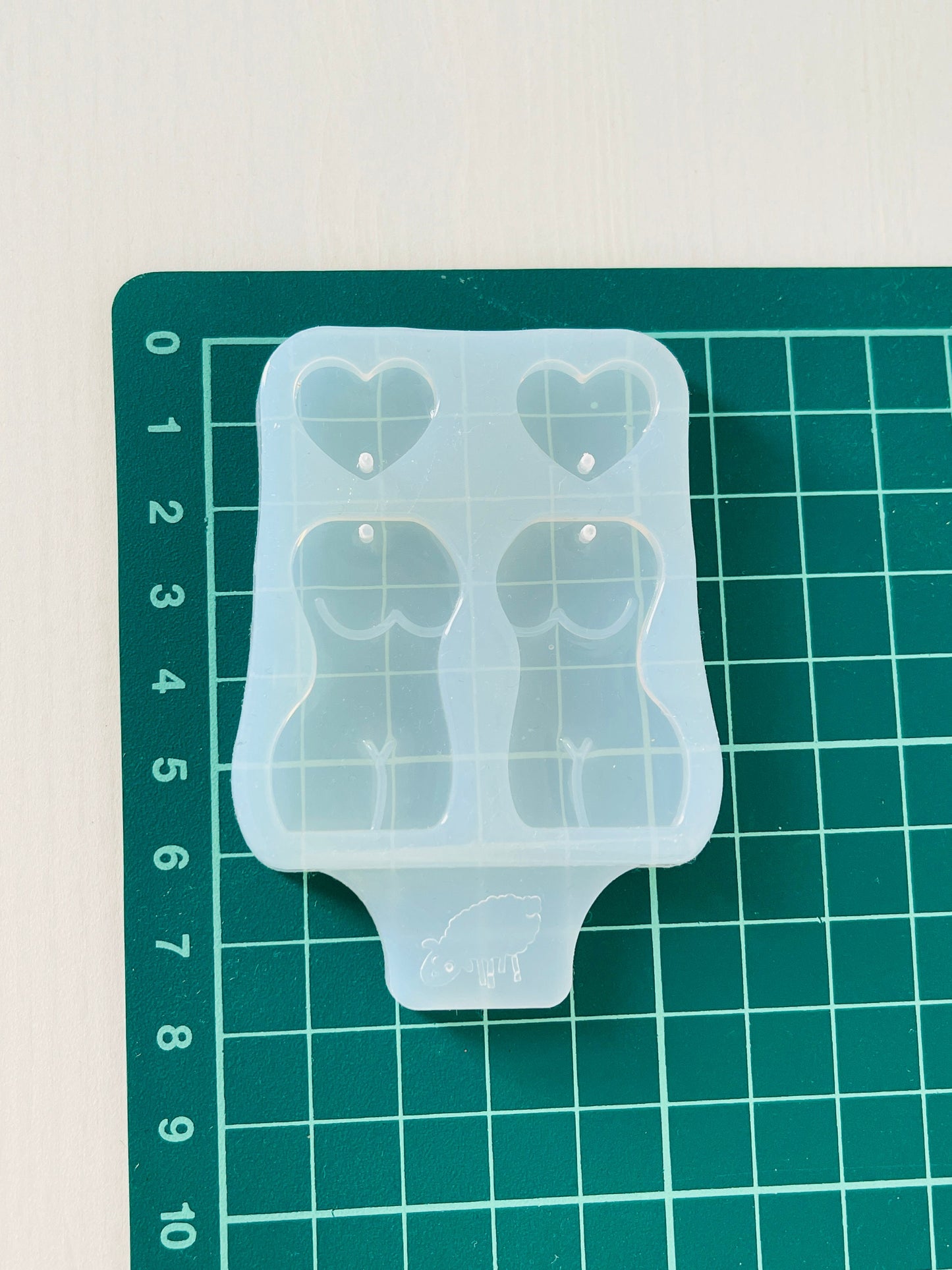 Mold for UV resin. Female Body earrings mold. Silicone mold for epoxy and UV resin. Clear gloss resin. Jewelry earrings.Female Body Earrings