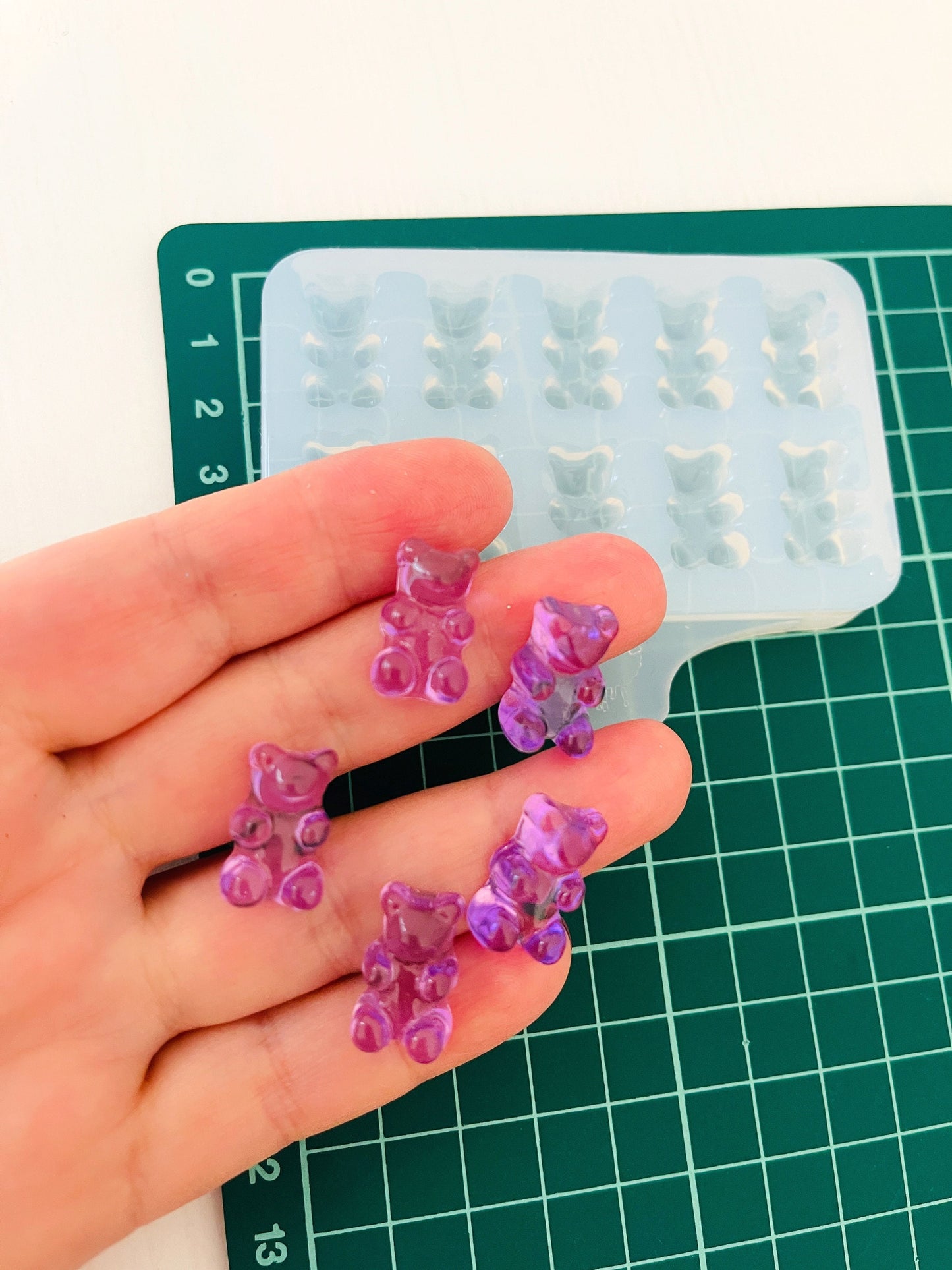 Oursons en gélatine. Moule en silicone pour travailler avec de la résine époxy ou UV.
