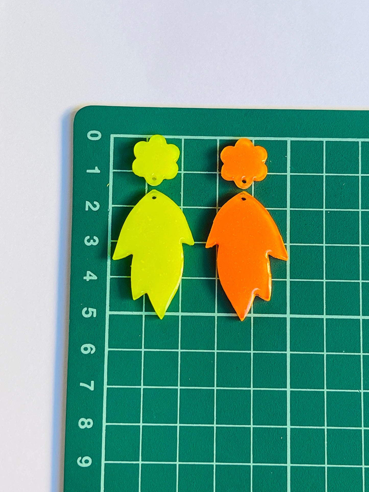 Mold silicone sheet. Leaf earrings for epoxy and UV resin. Leaf Form. Resin jewelry earrings.