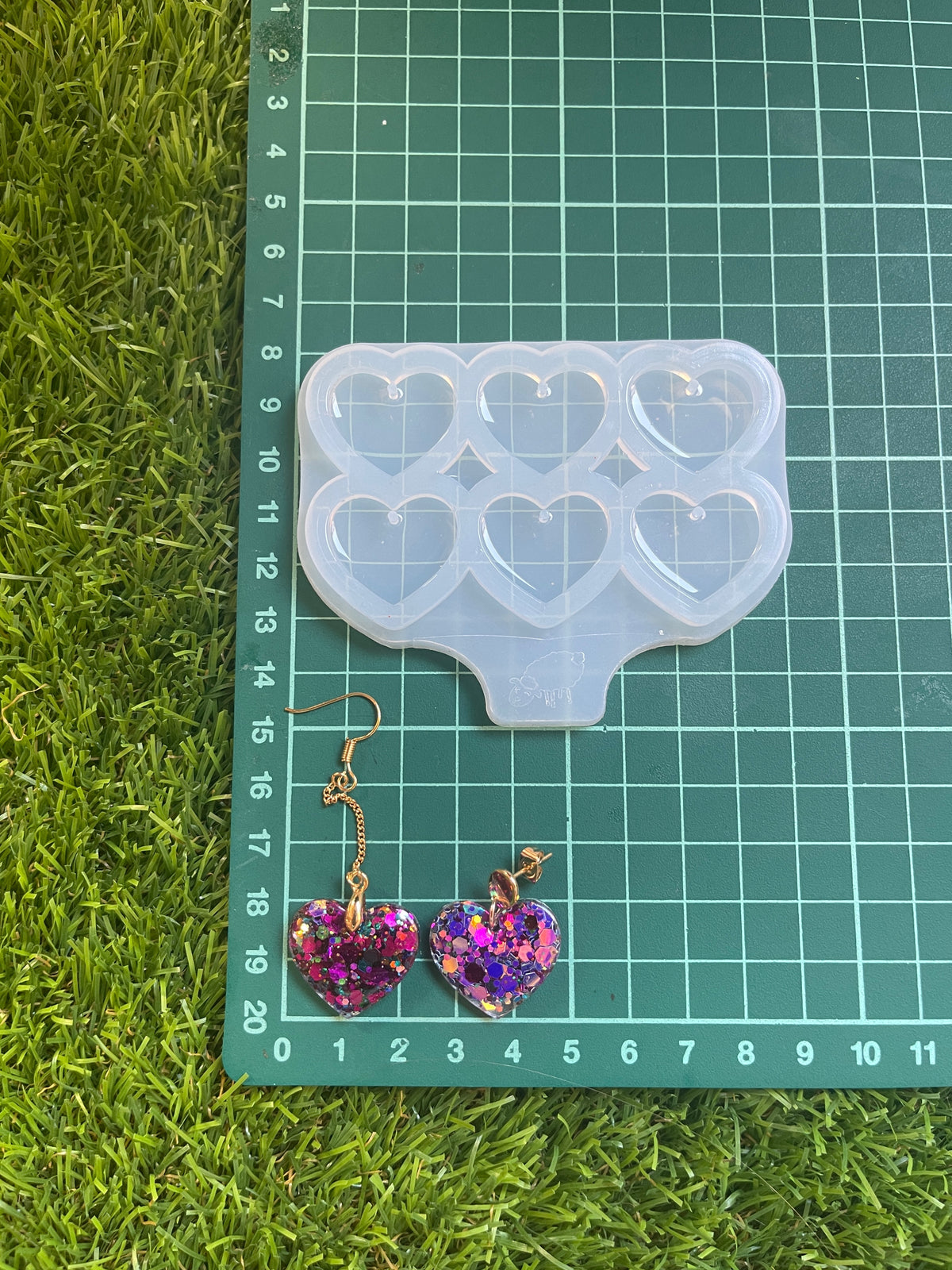 Boucles d'oreilles cœur en silicone de 3,81 cm (1 1/2 po). Moule pour résine époxy et UV.