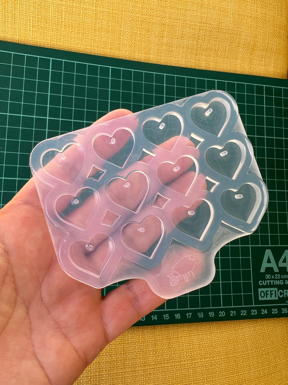 Boucles d'oreilles cœur en silicone de 3,81 cm (1 1/2 po). Moule pour résine époxy et UV.