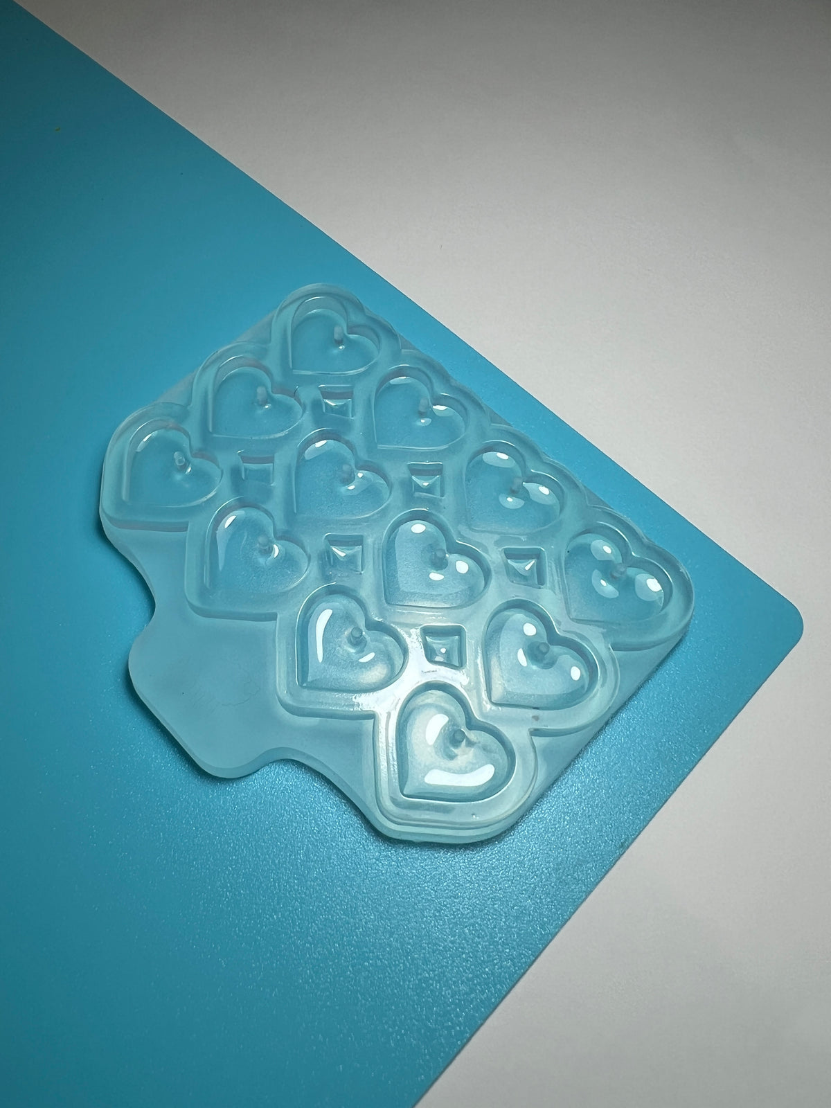 Boucles d'oreilles cœur en silicone de 3,81 cm (1 1/2 po). Moule pour résine époxy et UV.