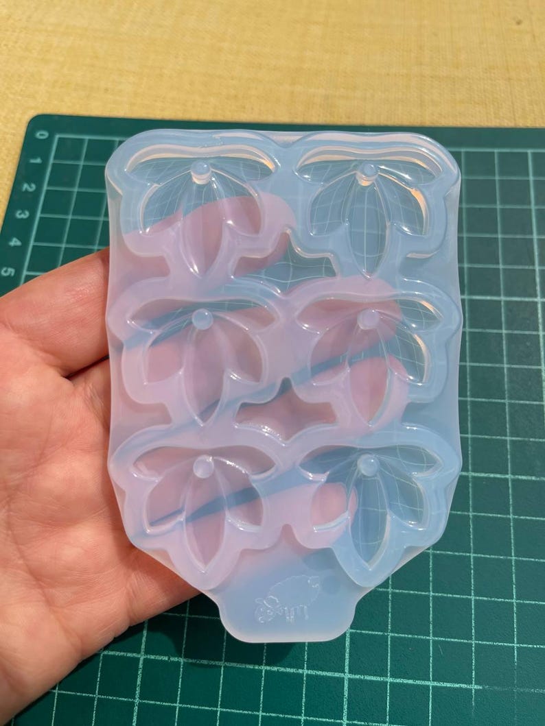 Boucles d'oreilles cœur en silicone de 3,81 cm (1 1/2 po). Moule pour résine époxy et UV.