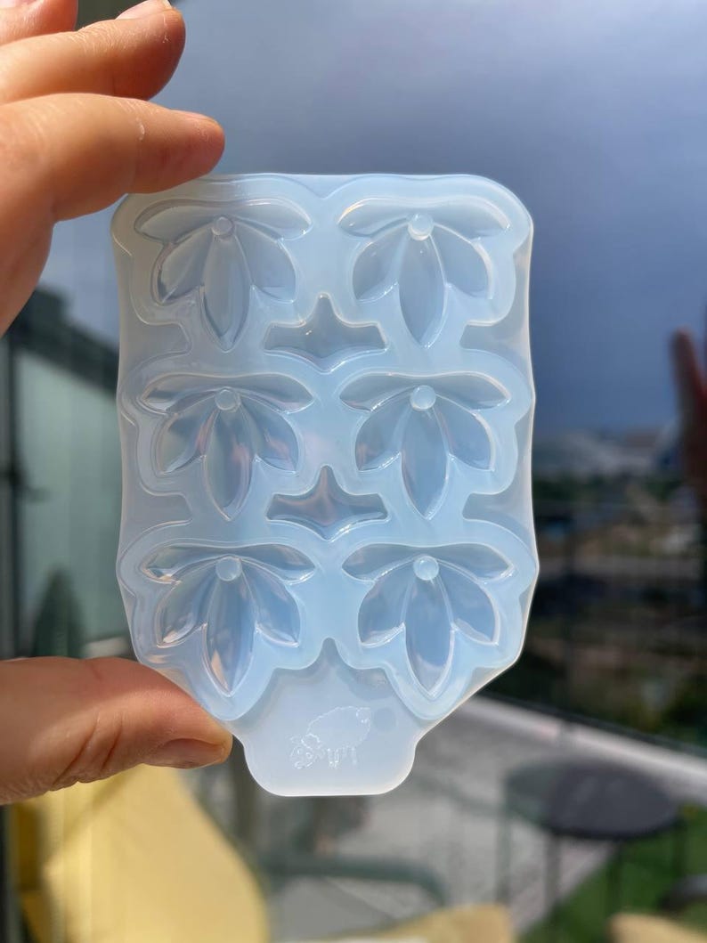 Boucles d'oreilles cœur en silicone de 3,81 cm (1 1/2 po). Moule pour résine époxy et UV.
