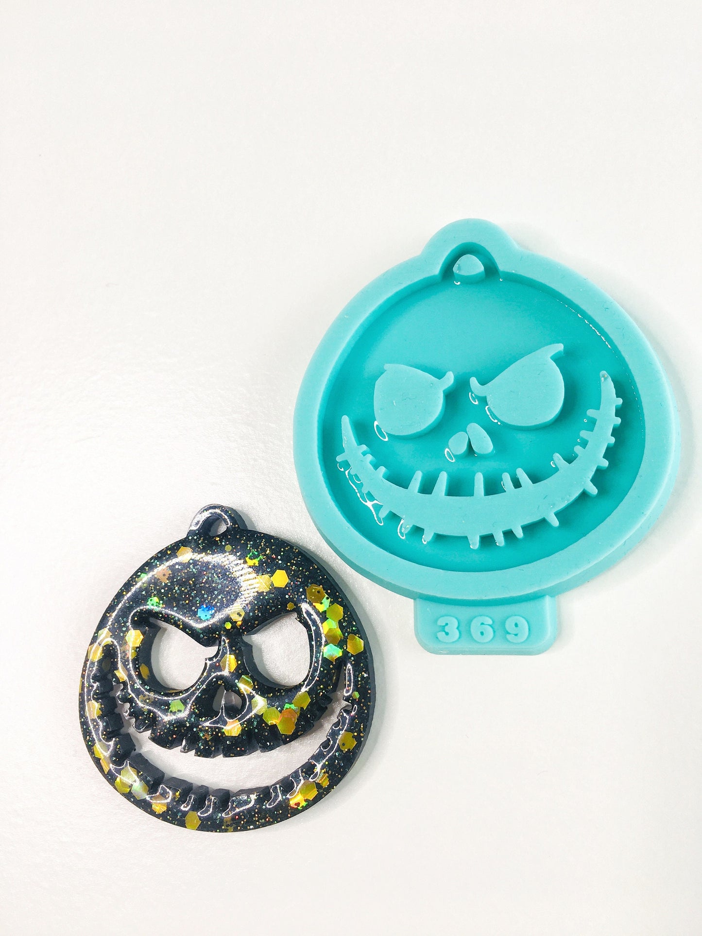 Halloween silicone mold for epoxy. Super glossy resin mold. DIY form for a Halloween pumpkin Jack. Jewelry diy mold a Halloween.