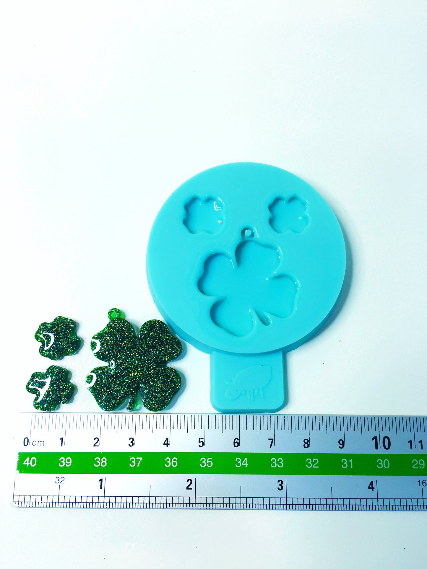 Mold clover  for epoxy. Set of pendant and earrings. Super glossy resin mold. Jewelry clover pendant. Rubber mold clover.