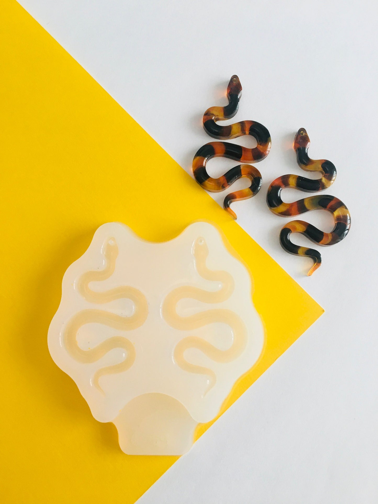 Earrings snakes Mold. Silicone mold for epoxy and UV resin. Clear gloss resin from serpent. Viper Earrings. Set of do-it-yourself earrings.