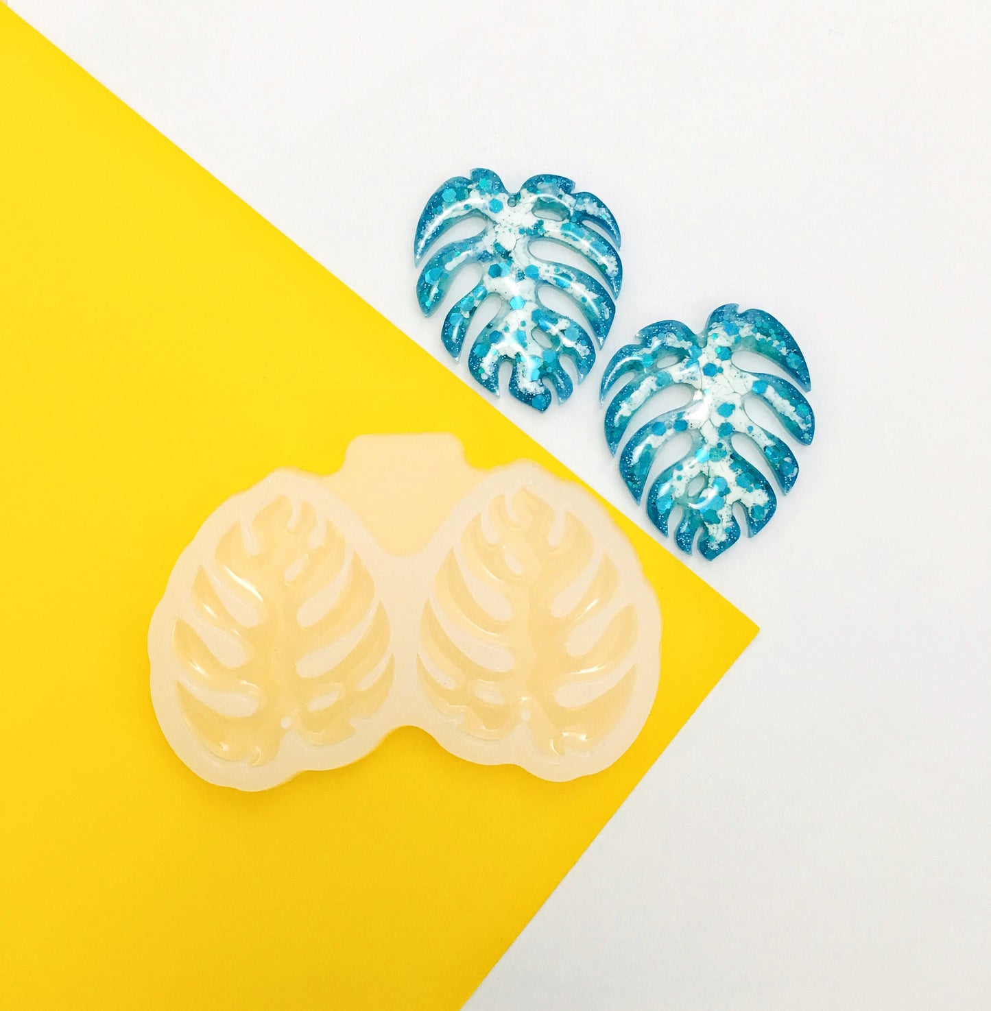 Mold silicone monstera sheet. Monstera leaf earrings for epoxy and UV resin. Monstera Deliciosa Leaf Form. Resin jewelry earrings.