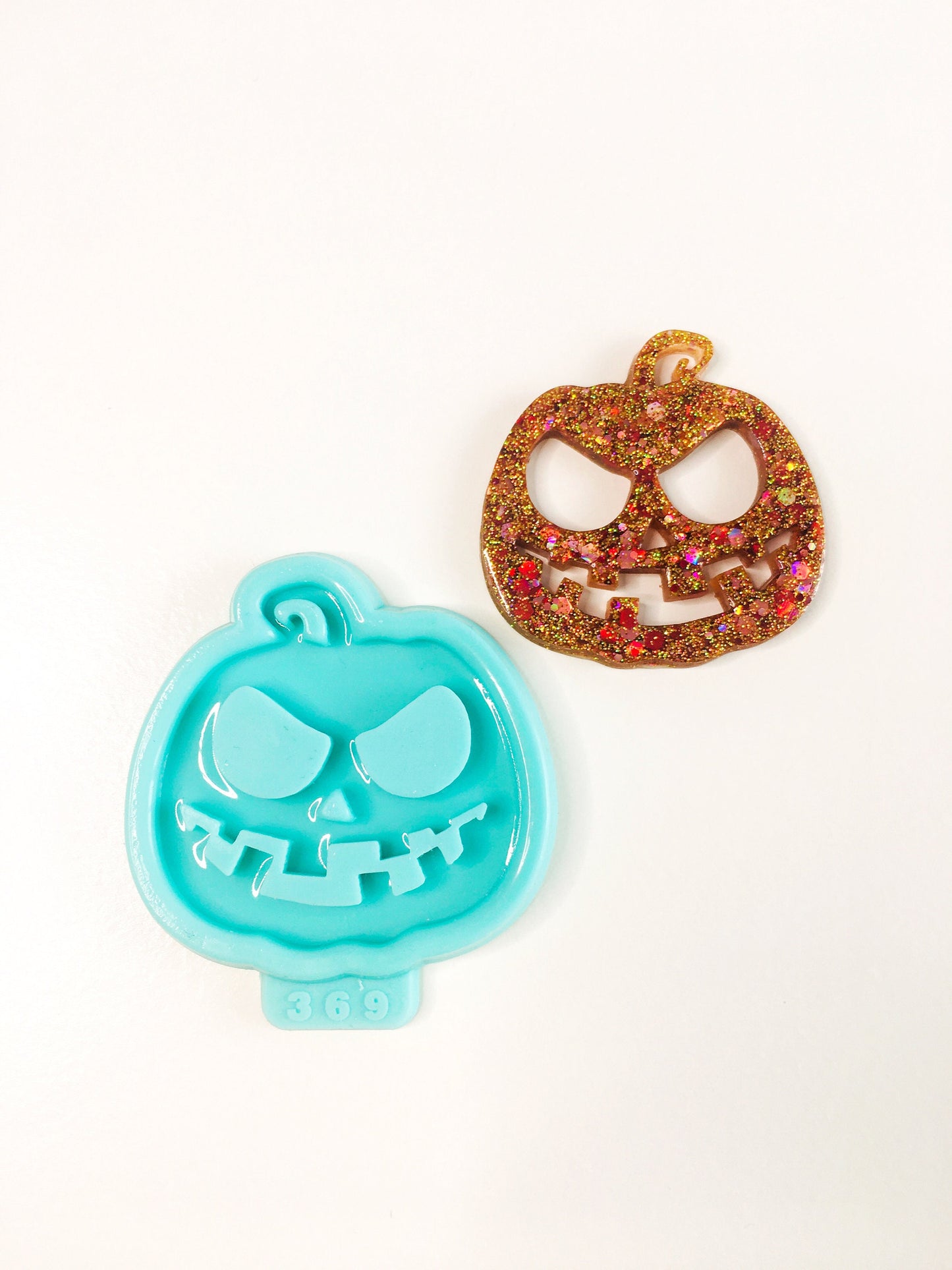 Halloween silicone mold for epoxy. Super glossy resin mold. DIY form for a Halloween pumpkin. Jewelry diy mold a Halloween.