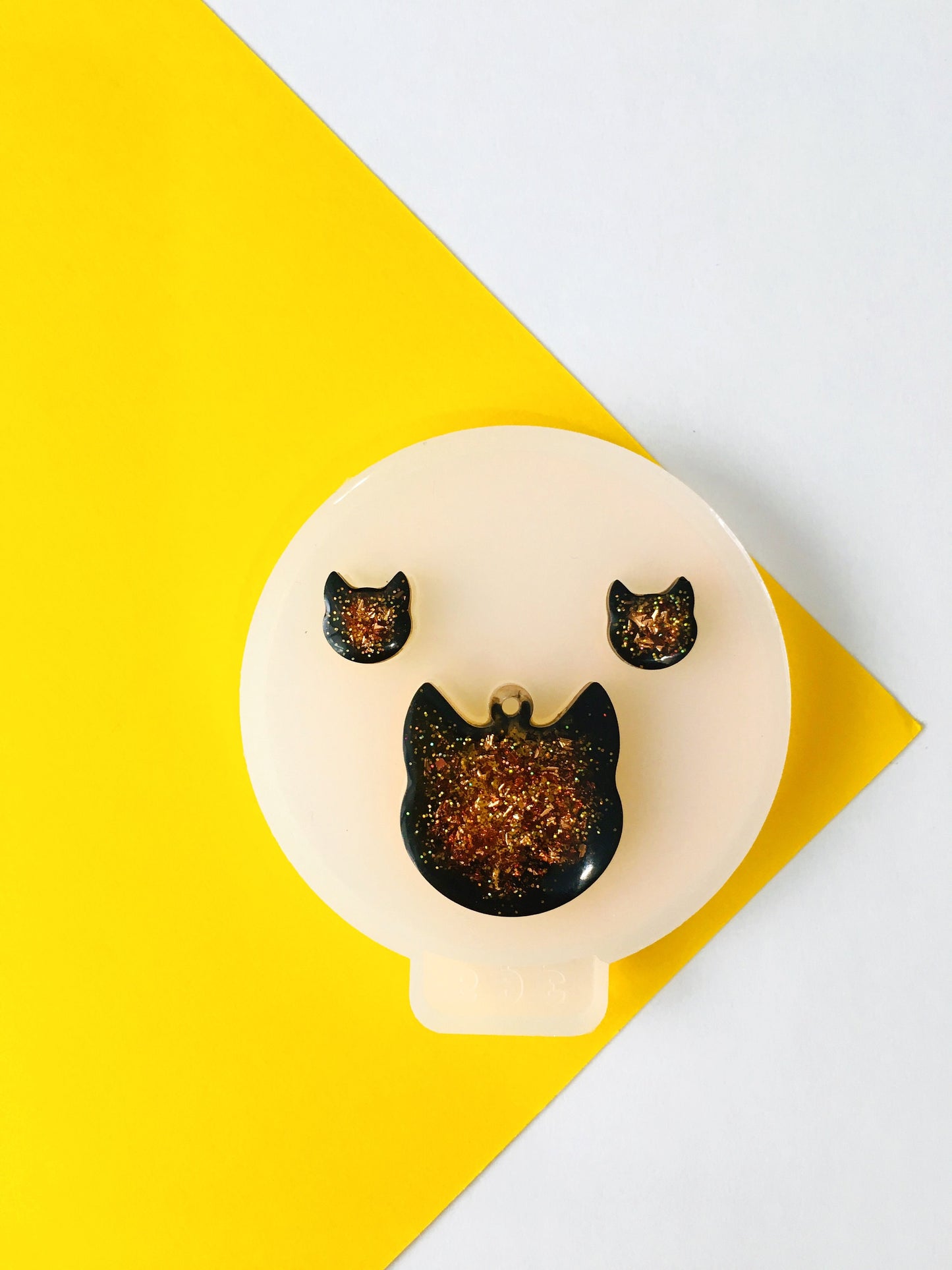 Silicone mold cat  for epoxy. Set of pendant & stud earrings. Super glossy resin mold. DIY form for a cat. Jewelry diy form cat.