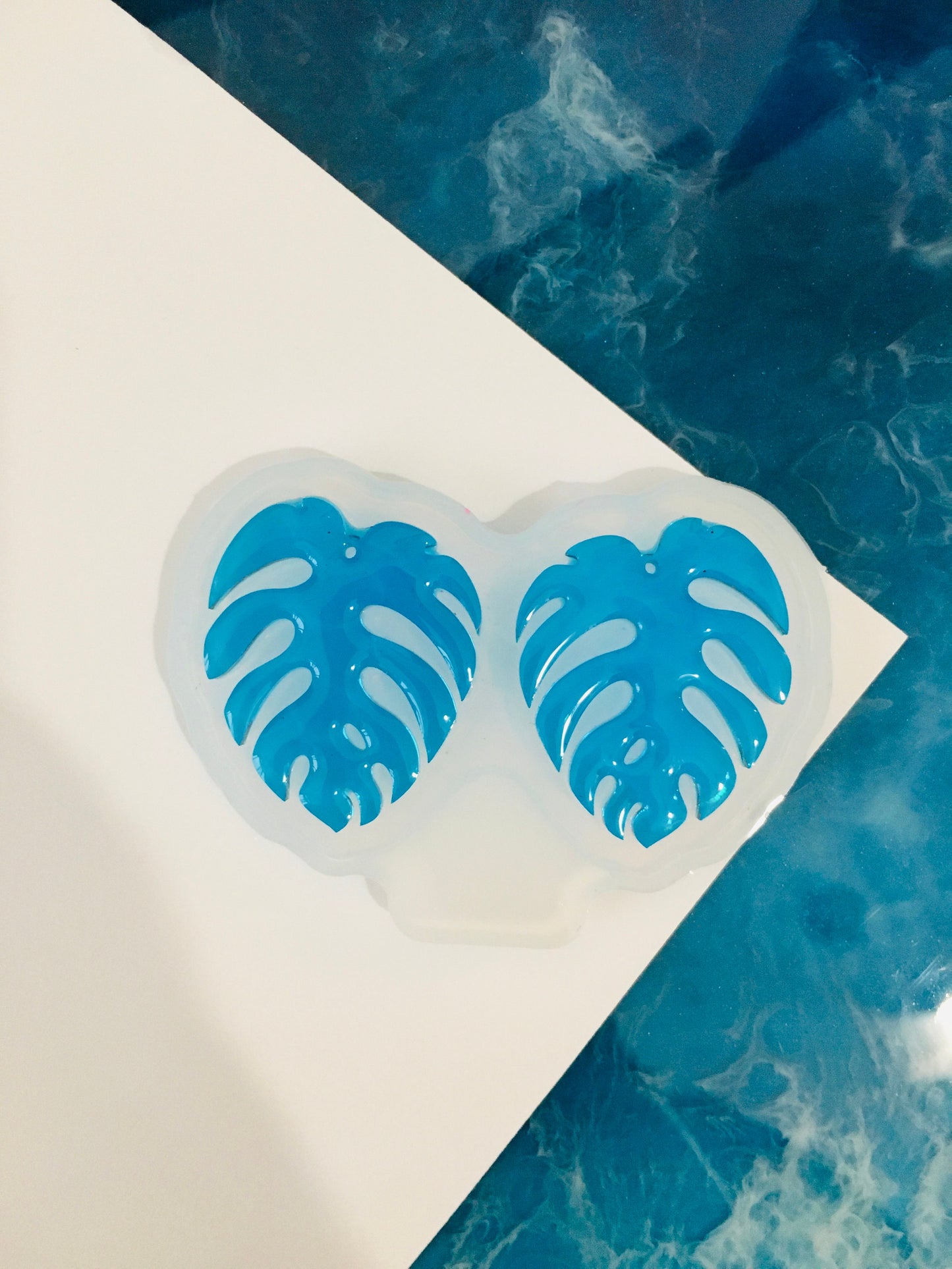 Mold silicone monstera sheet. Small size. Monstera leaf earrings with epoxy and UV resin.Monstera Deliciosa Leaf Form.Resin jewelry earrings