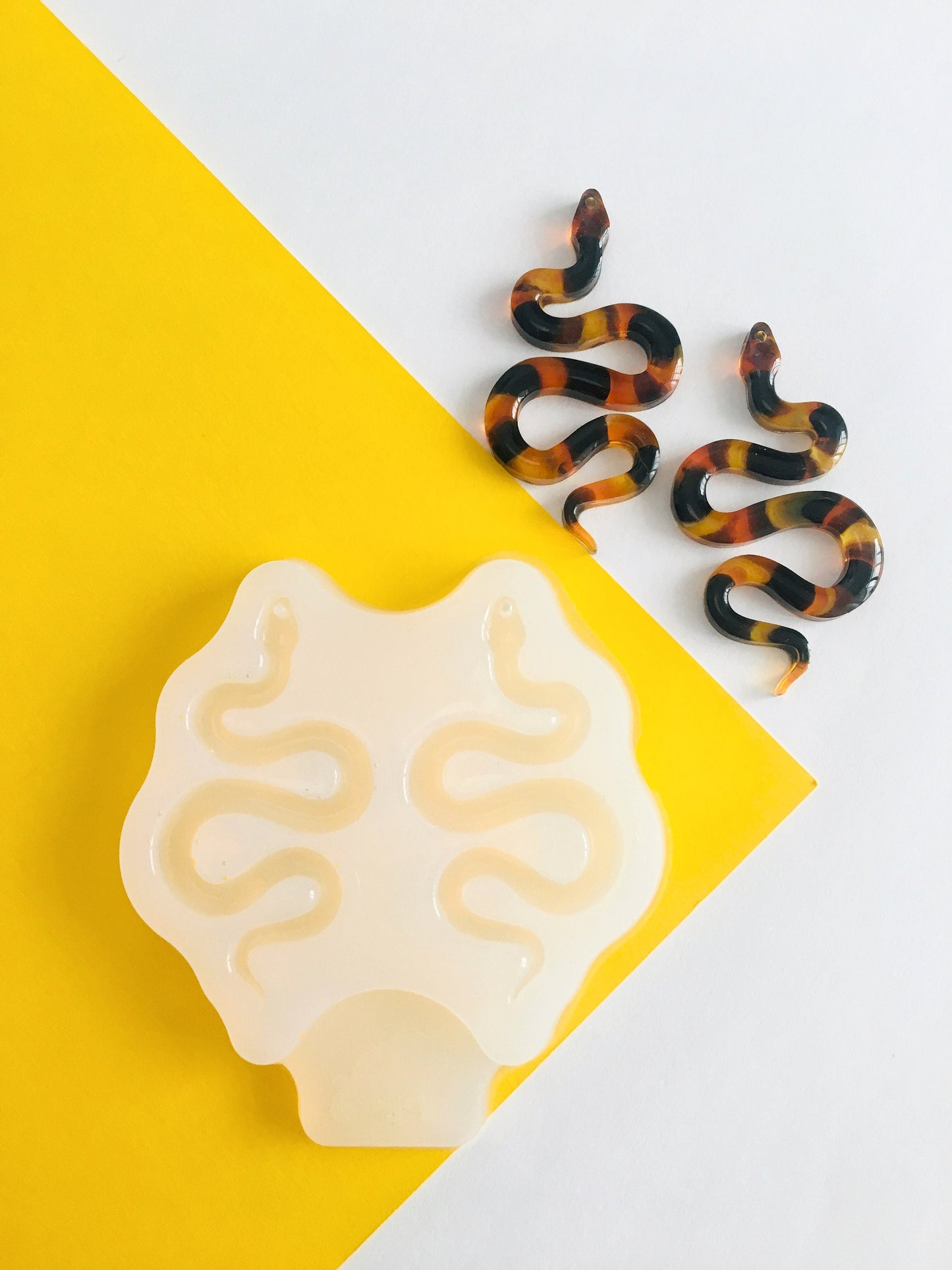 Earrings snakes Mold. Silicone mold for epoxy and UV resin. Clear gloss resin from serpent. Viper Earrings. Set of do-it-yourself earrings.