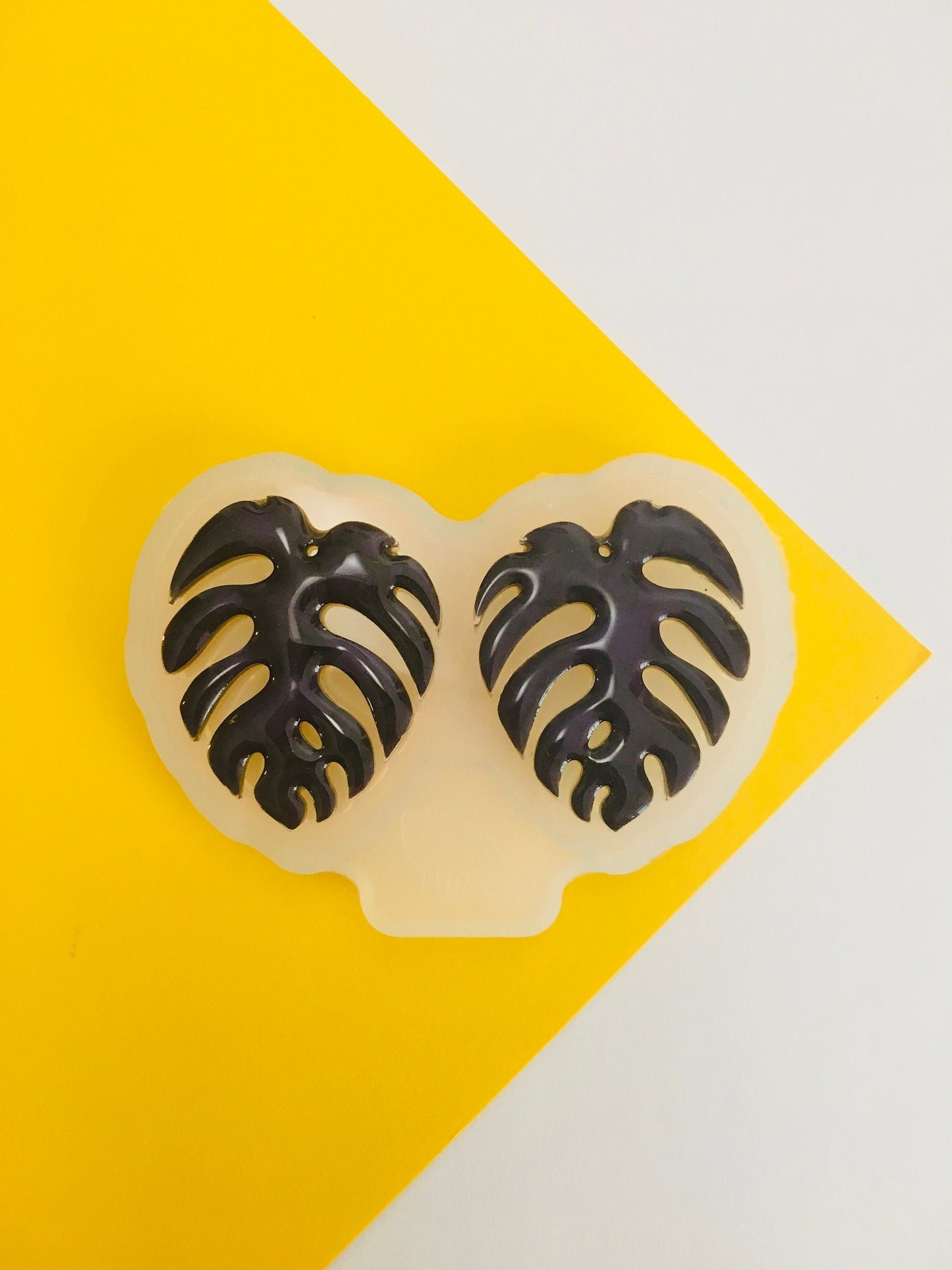 Mold silicone monstera sheet. Small size. Monstera leaf earrings with epoxy and UV resin.Monstera Deliciosa Leaf Form.Resin jewelry earrings