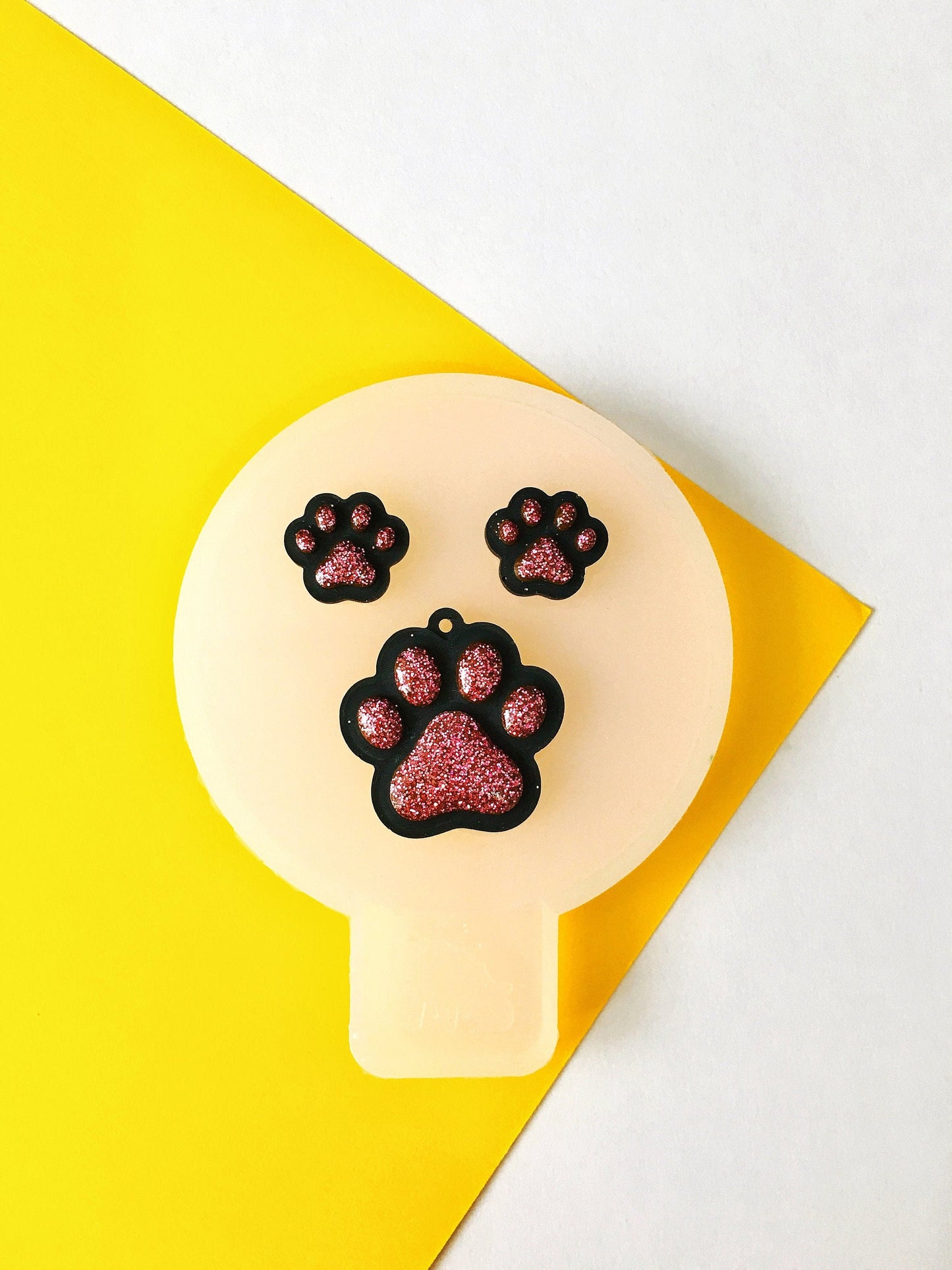 Silicone mold paw print for uv and epoxy resin. Set of pendant & stud earrings. Super glossy resin mold. Jewelry diy form paw print.