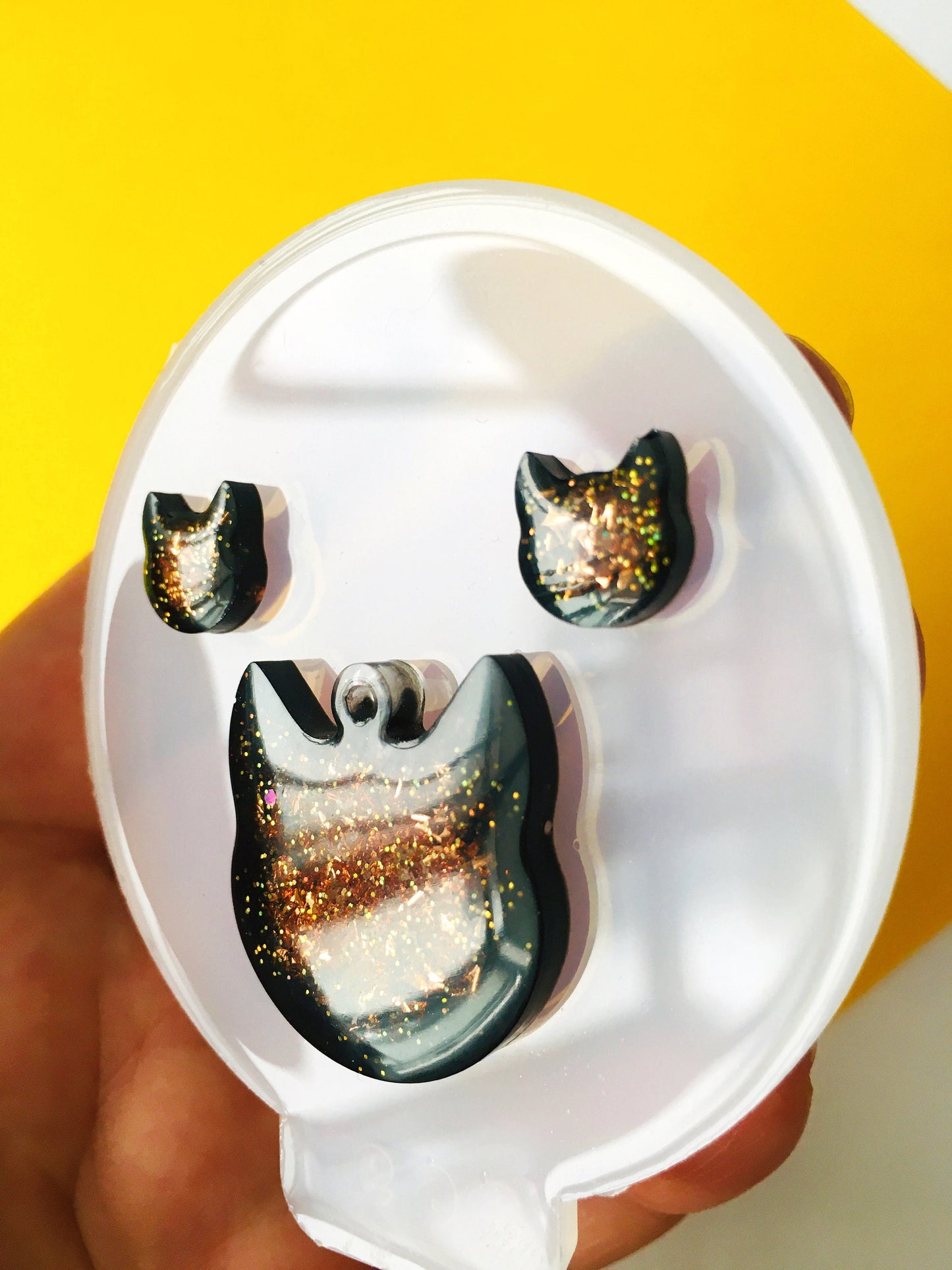 Silicone mold cat  for epoxy. Set of pendant & stud earrings. Super glossy resin mold. DIY form for a cat. Jewelry diy form cat.