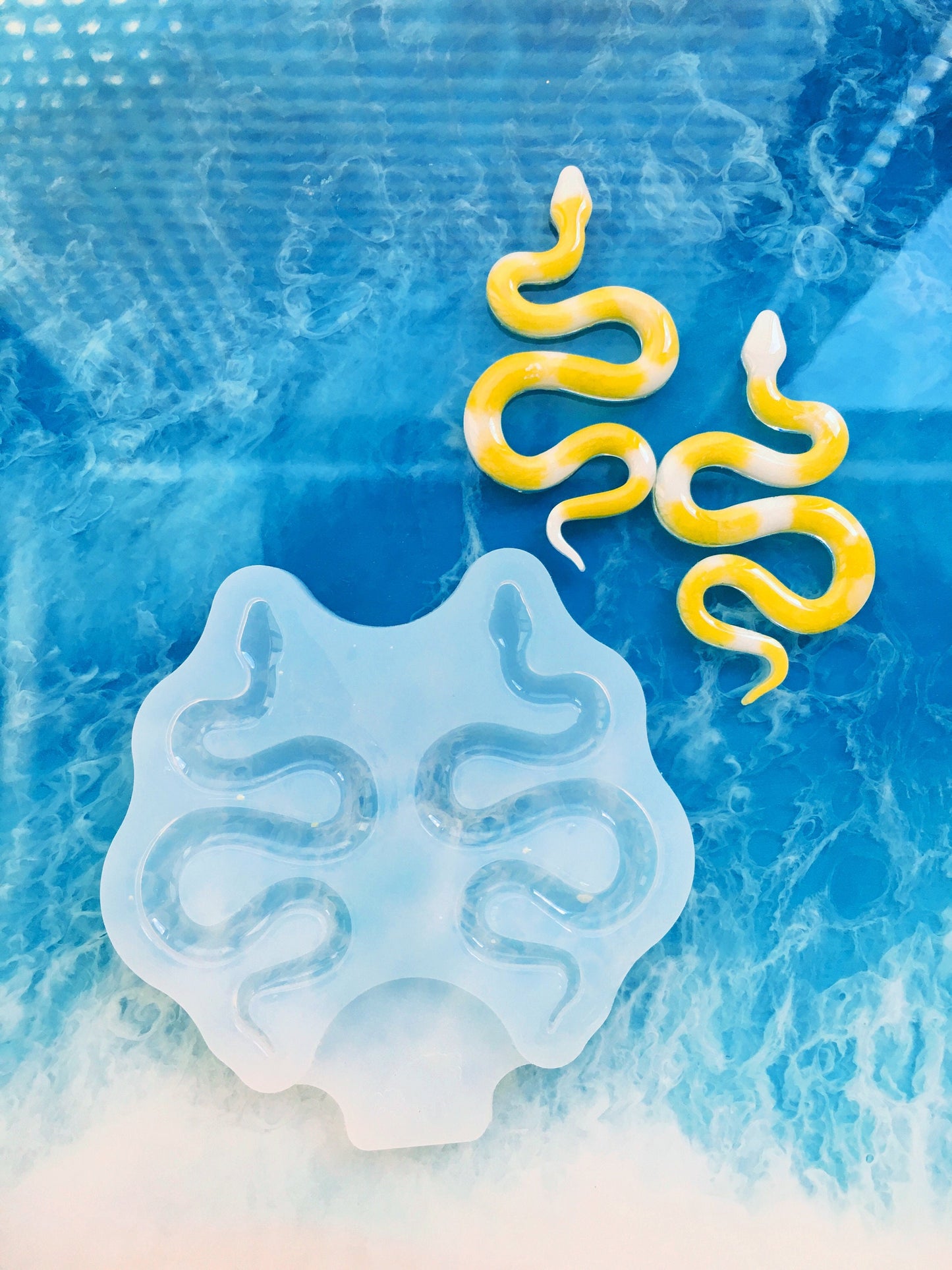 Mold snake earrings-stud. Silicone mold for epoxy and UV resin. Transparent glossy snake shape. Viper earrings-stud. DIY earrings