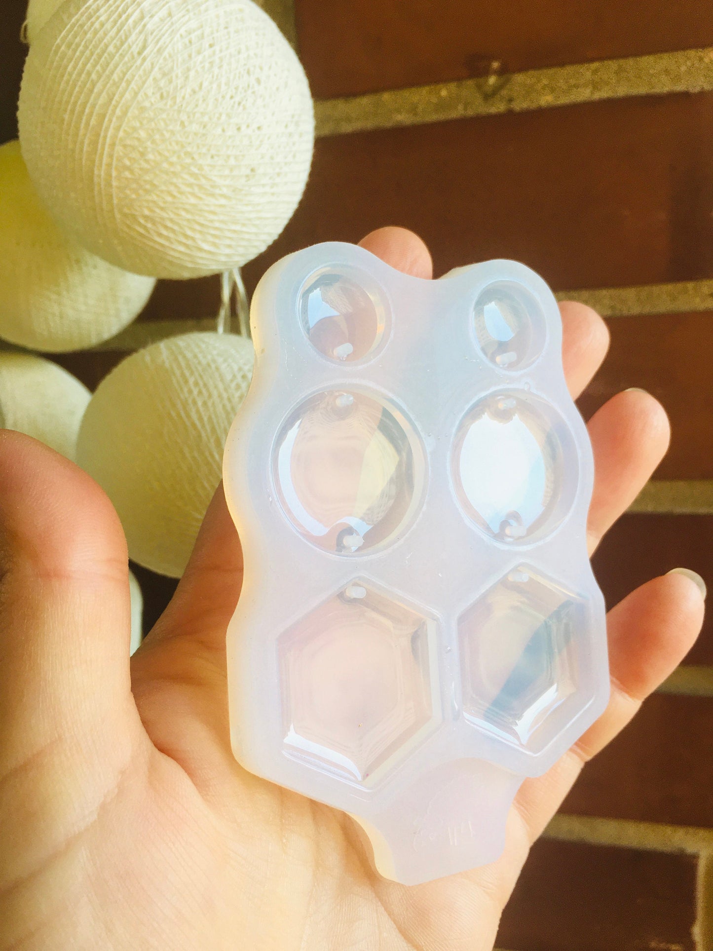 Epoxy resin earring silicone mold. Circle and hexagon shape.
