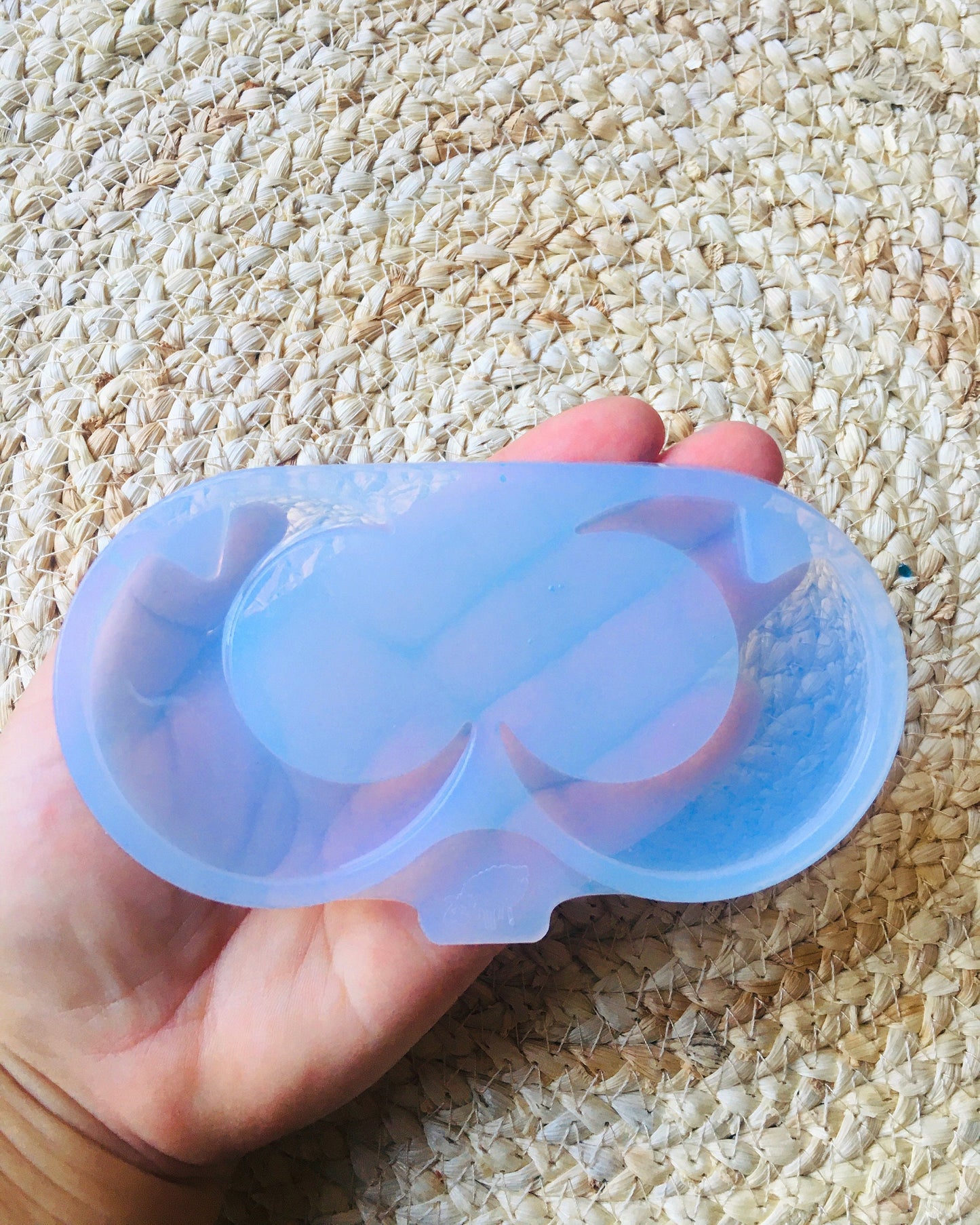 XL Mold crescent moon for UV resin.Set earrings crescent moon . The size is big.