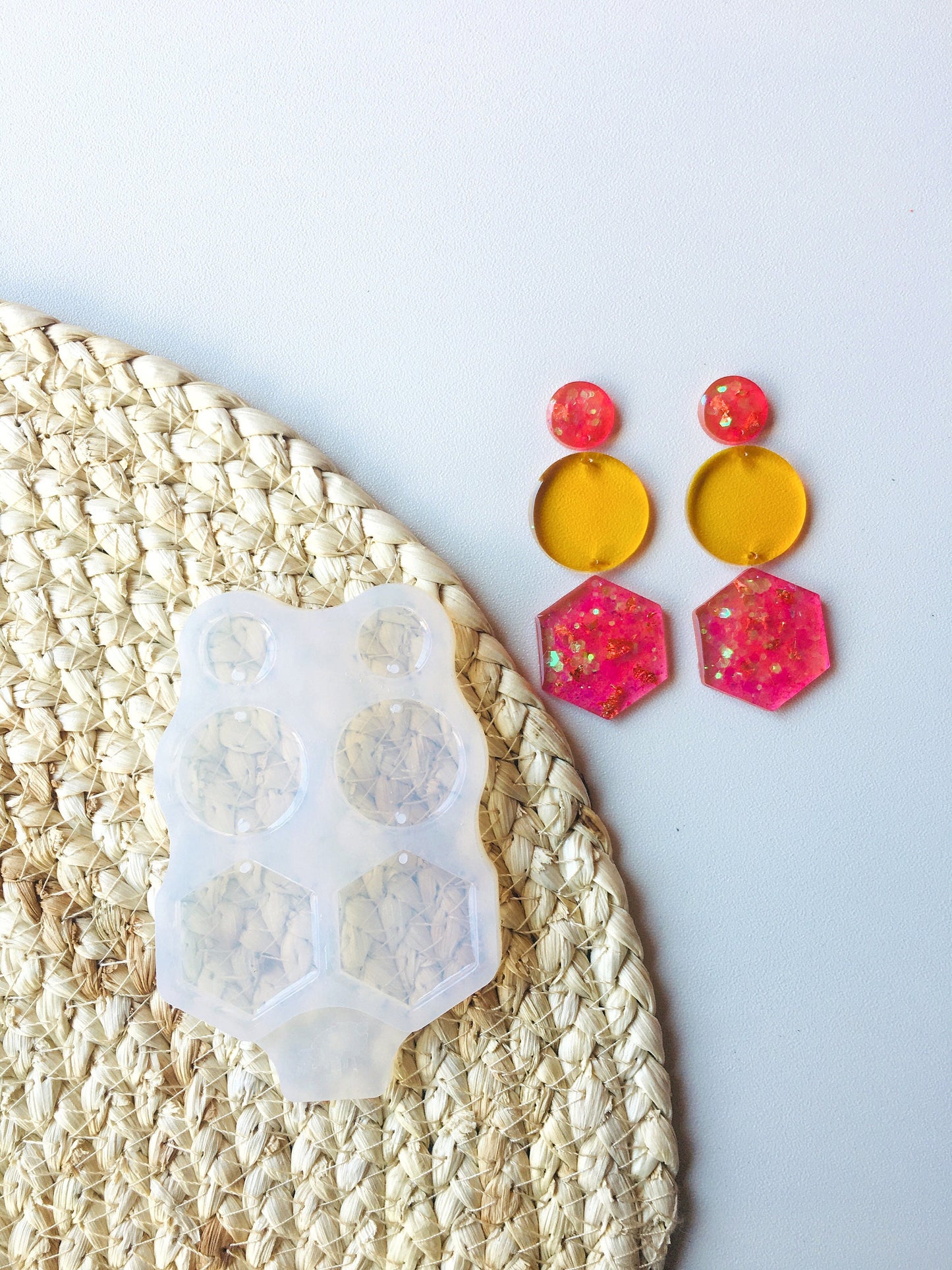 Epoxy resin earring silicone mold. Circle and hexagon shape.
