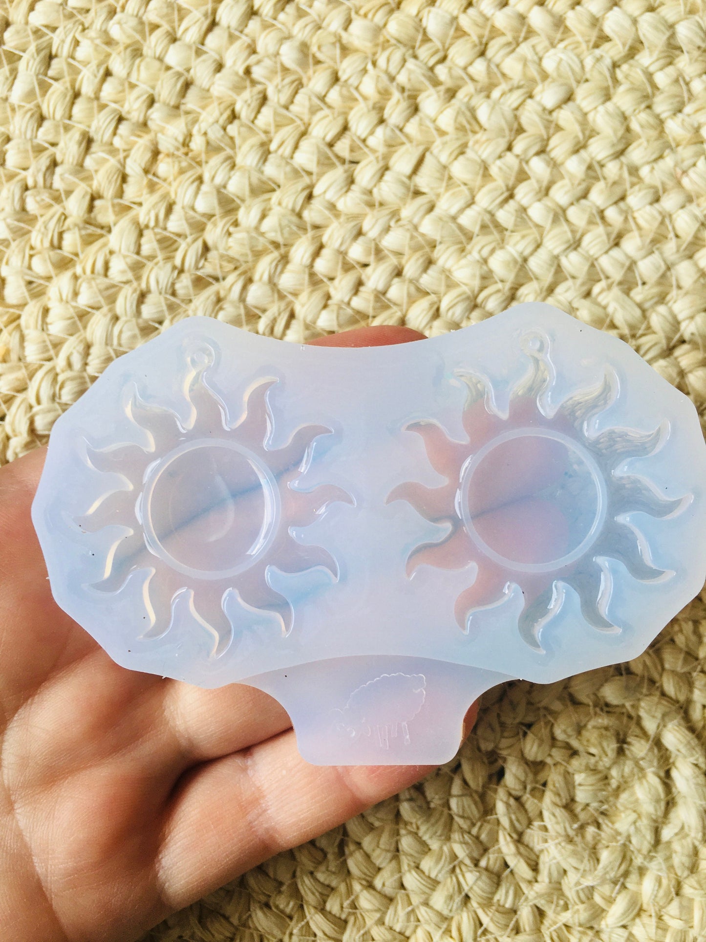 Sun earrings. Silicone mold for working with epoxy or UV resin.