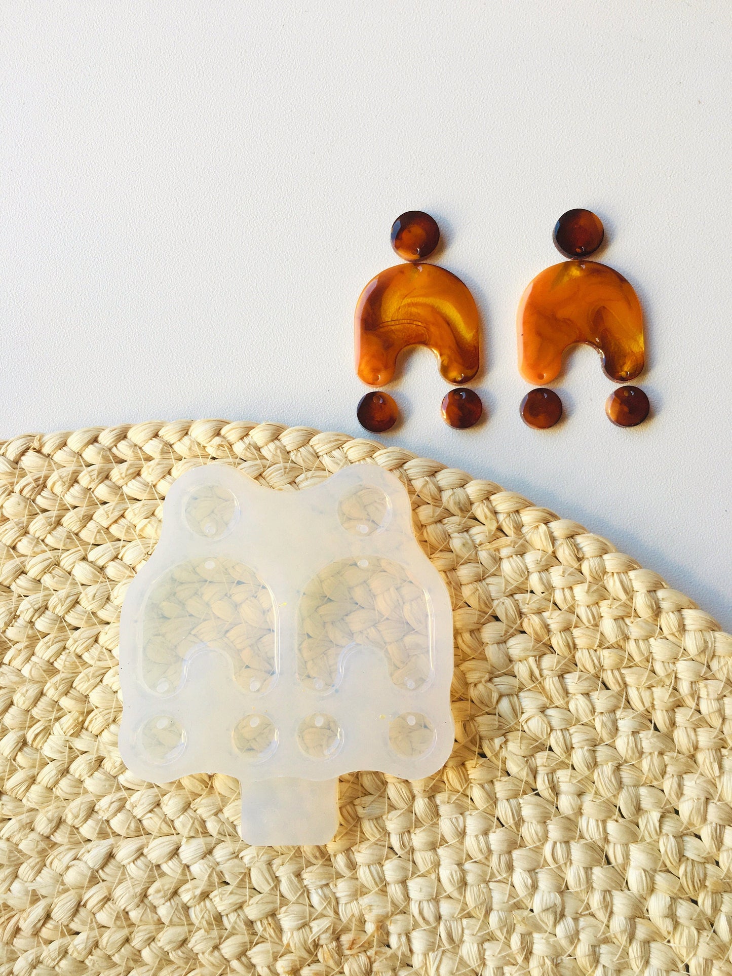 Silicone mold  modern earrings arc  . Mold epoxy and UV resin