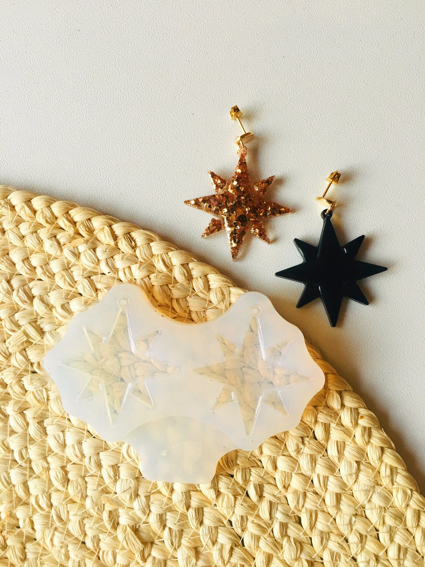 Wind rose. Silicone mold for working with epoxy or UV resin.