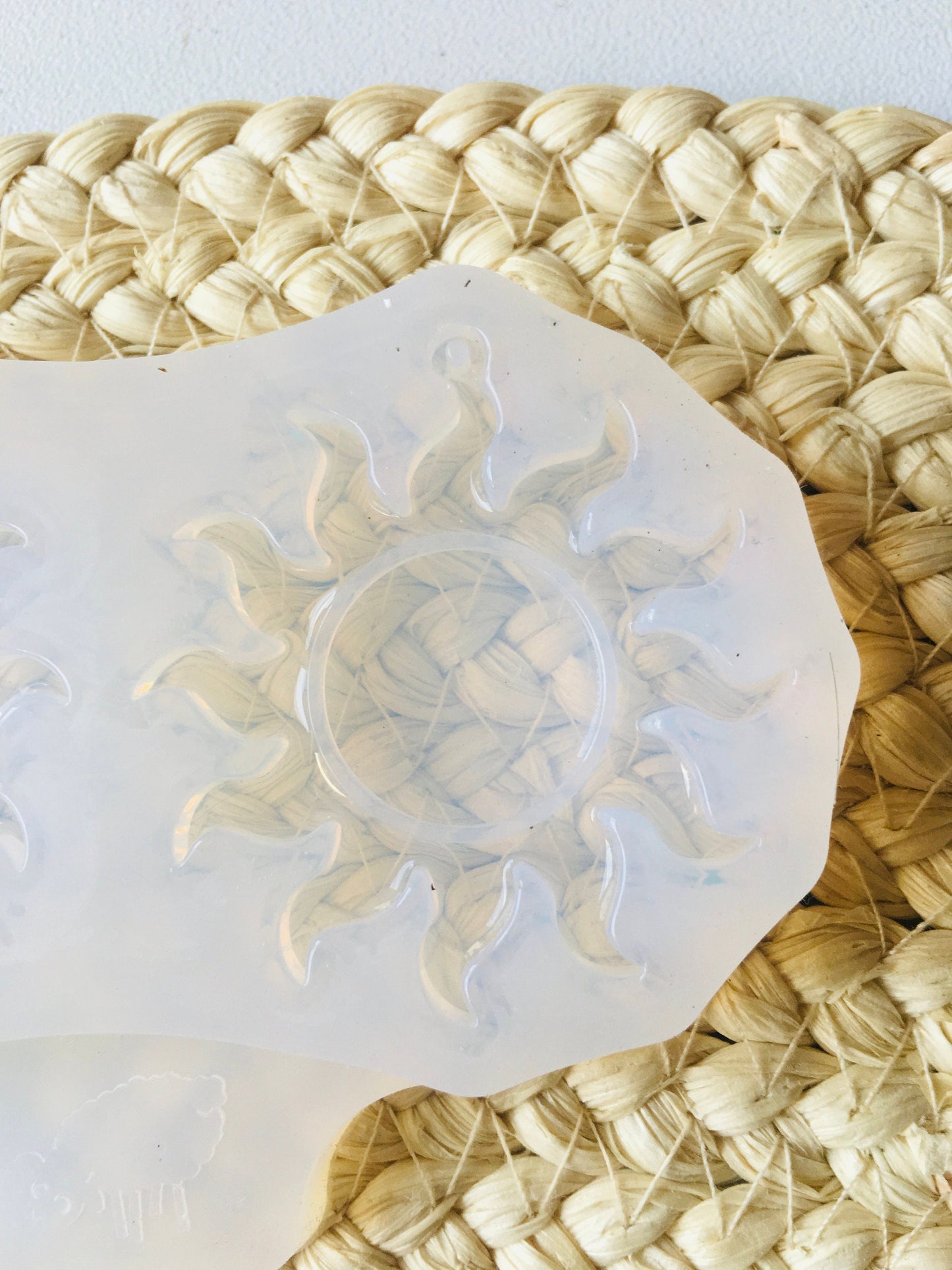 Sun earrings. Silicone mold for working with epoxy or UV resin.