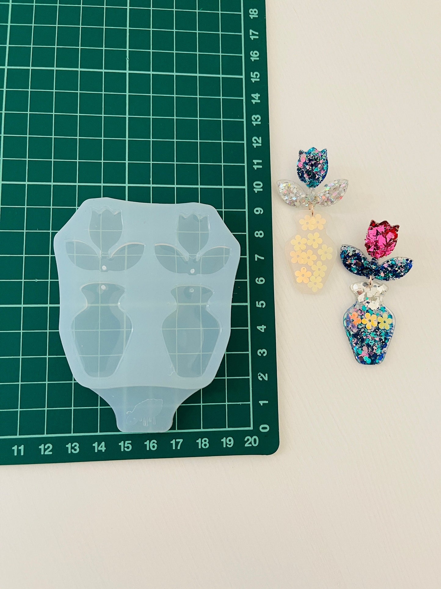 Mold flower in a vase for uv and epoxy. Set of stud earrings. Super glossy resin mold. Jewelry diy form flower pendant.