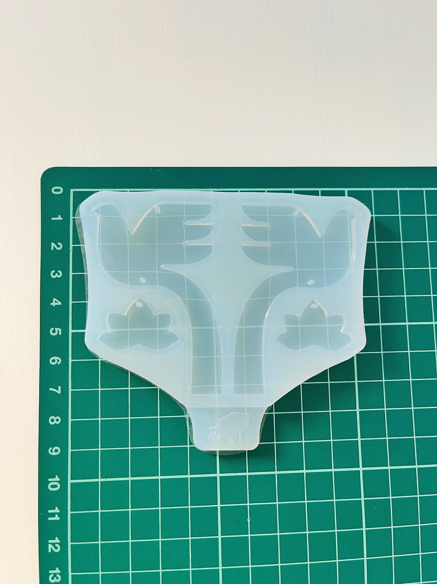 Bird. Silicone mold for working with epoxy or UV resin.