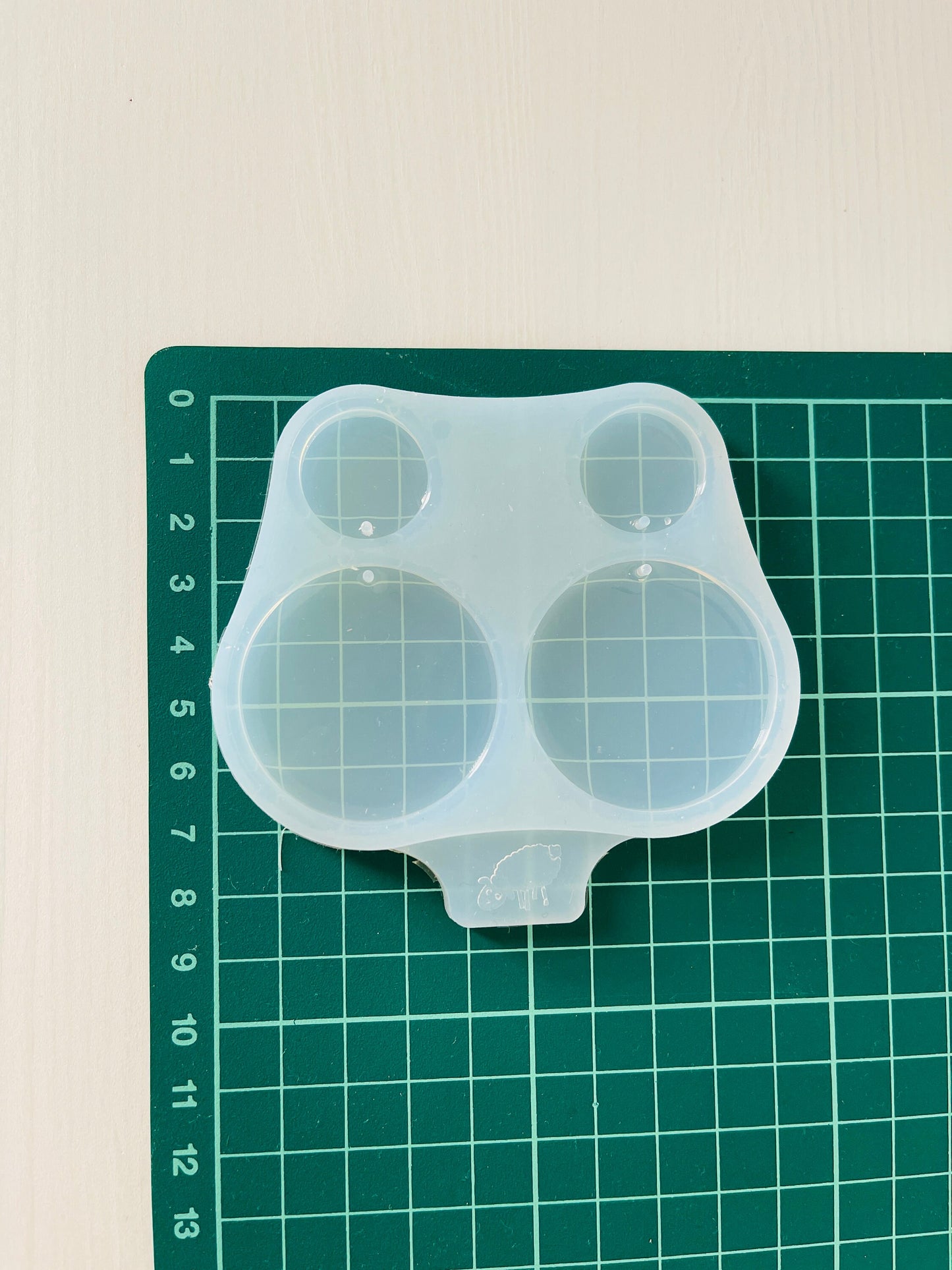 Silicone mold earrings a circle . Mold ring for epoxy and UV resin. Mold earrings a circle.