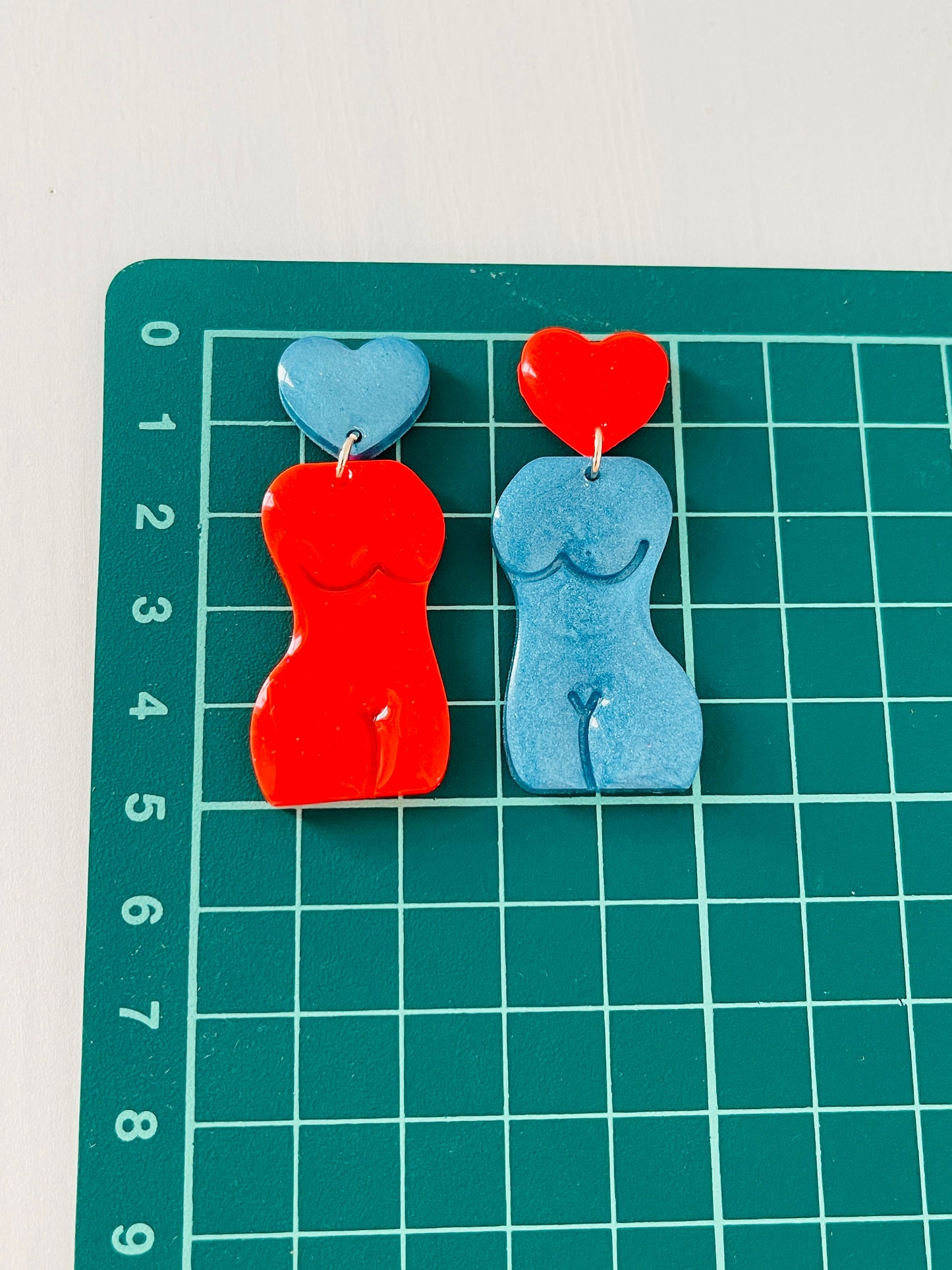 Mold for UV resin. Female Body earrings mold. Silicone mold for epoxy and UV resin. Clear gloss resin. Jewelry earrings.Female Body Earrings