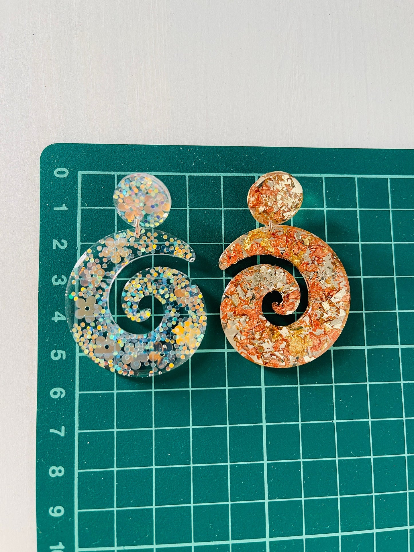 Silicone mold earrings spiral . Mold ring for epoxy and UV resin. Mold earrings circles. Jewelry earrings from round. Rubber mould spiral.