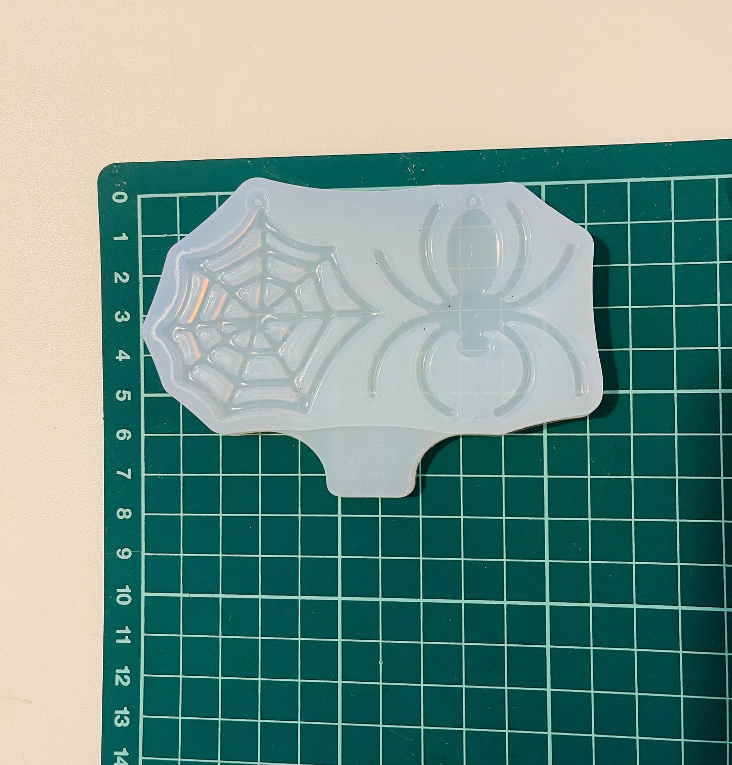 Halloween silicone mold for epoxy. Super glossy resin mold. DIY form for a Halloween Spider. Jewelry diy mold a Halloween.