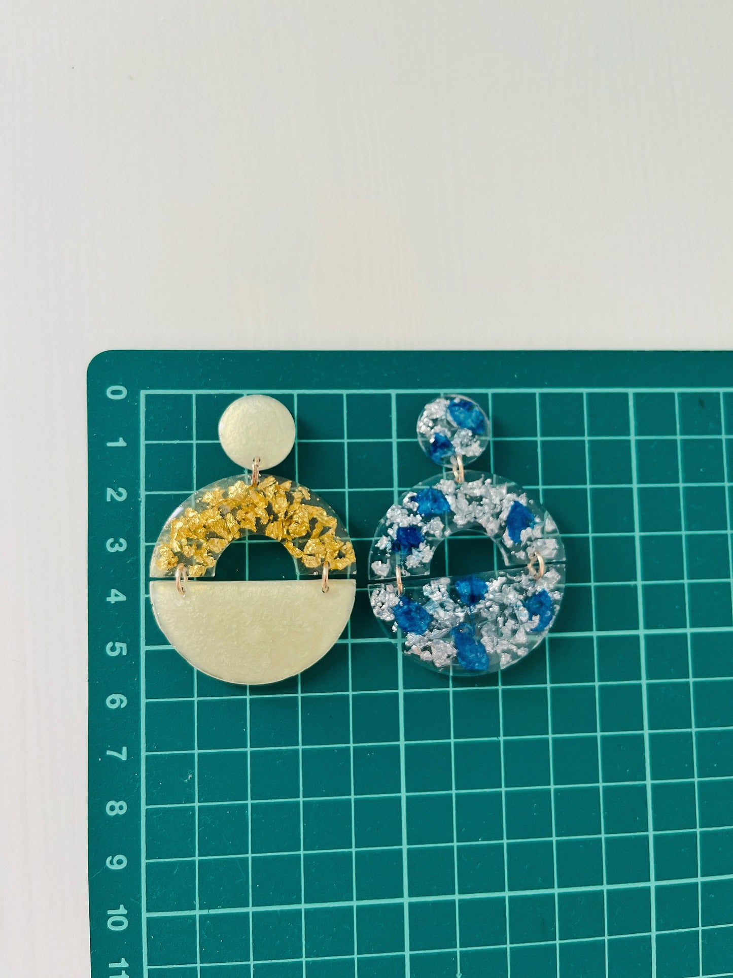 Silicone mold  modern earrings arc  . Mold for uv and epoxy resin. Super gloss resin mold. Jewelry earrings form