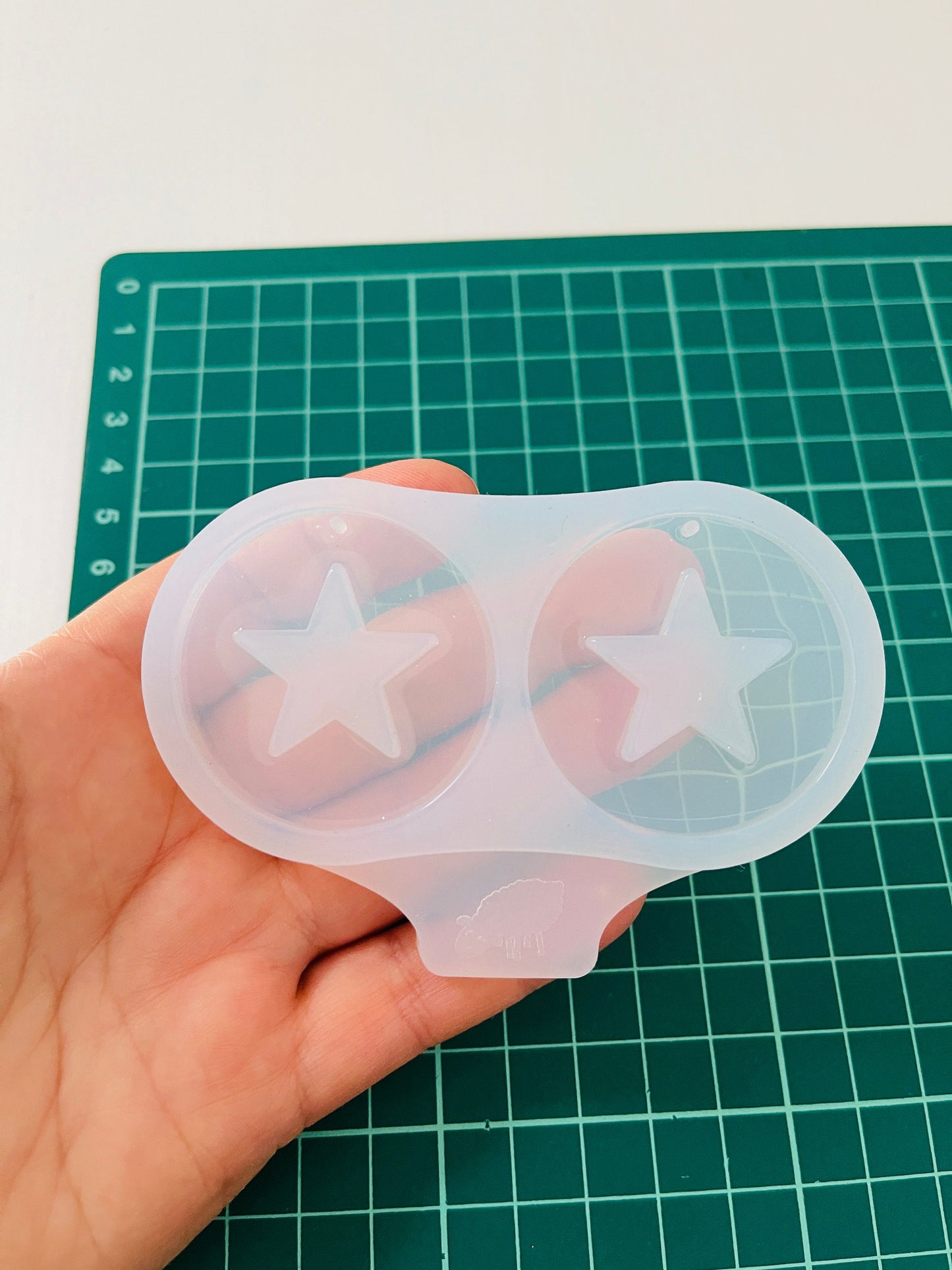 Silicone mold earrings a circle and star. Mold ring for epoxy and UV resin. Mold earrings a circle and star.
