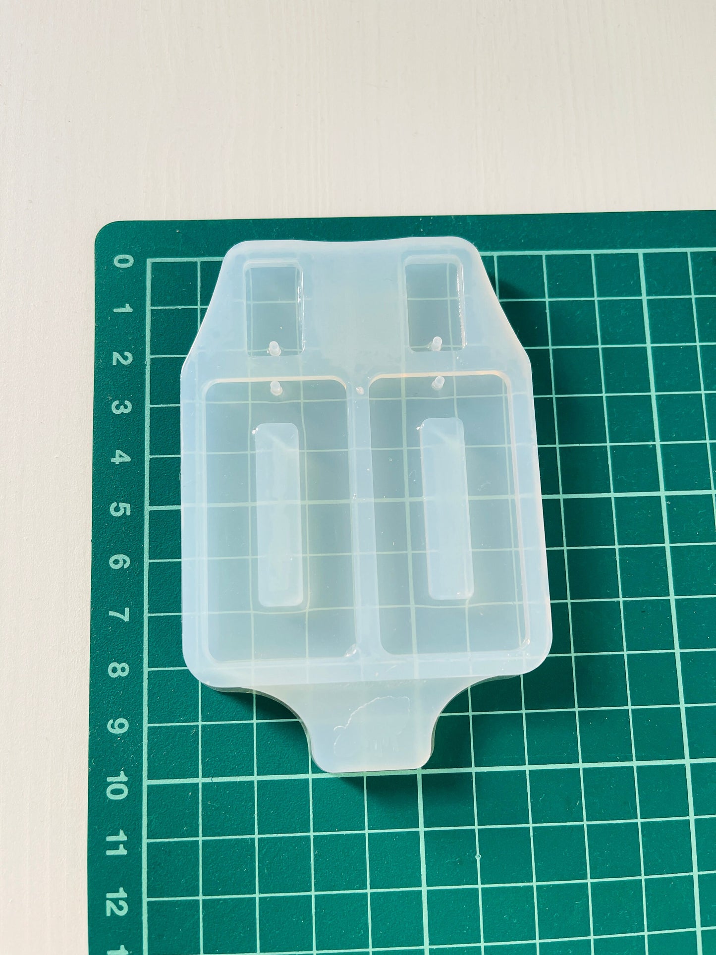Silicone mold for earrings rectangle. Mold for epoxy and UV resin. Сlear glossy resin form. Rectangle shaped jewelry earrings.