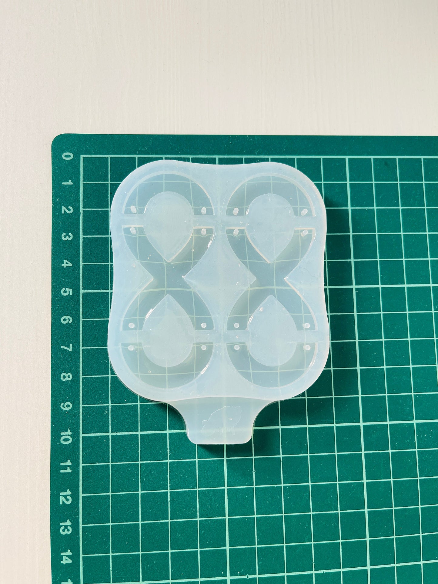 Infinity sign. Silicone mold for epoxy resin earrings.