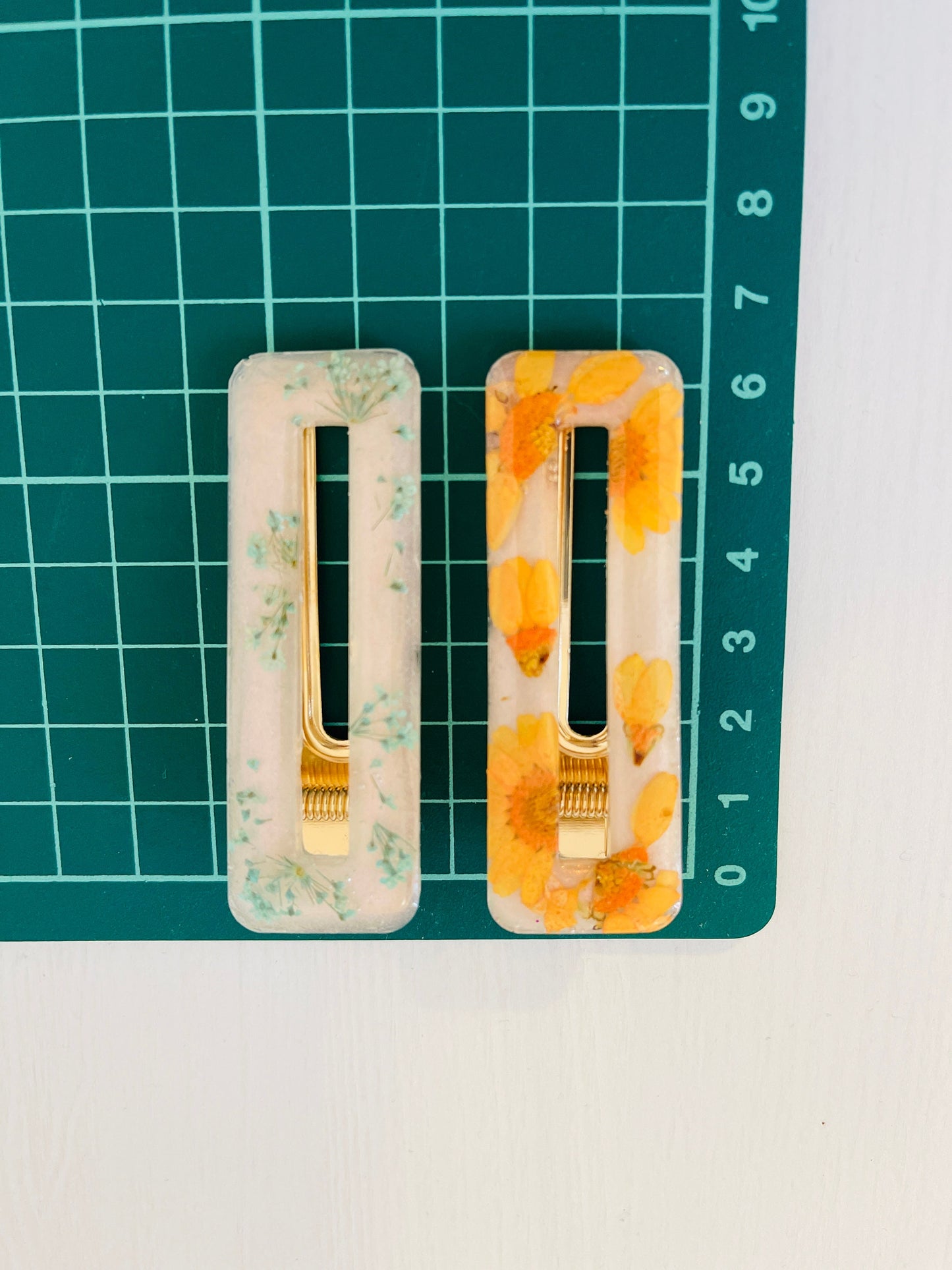 Hair clips 6.5X2cm.  Mold for epoxi and uv resin