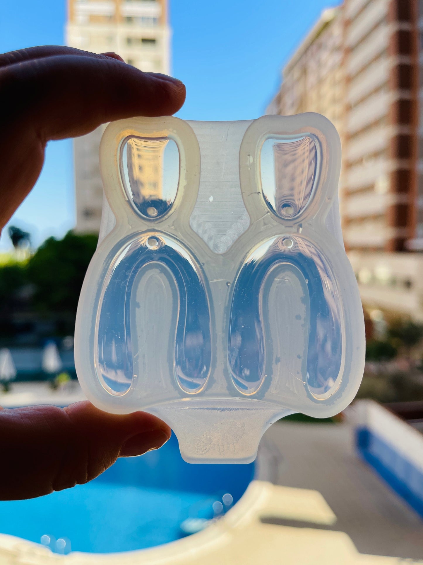 Silicone mold for earrings arc. Mold for epoxy and UV resin. Сlear glossy resin form. Arc shaped jewelry earrings.