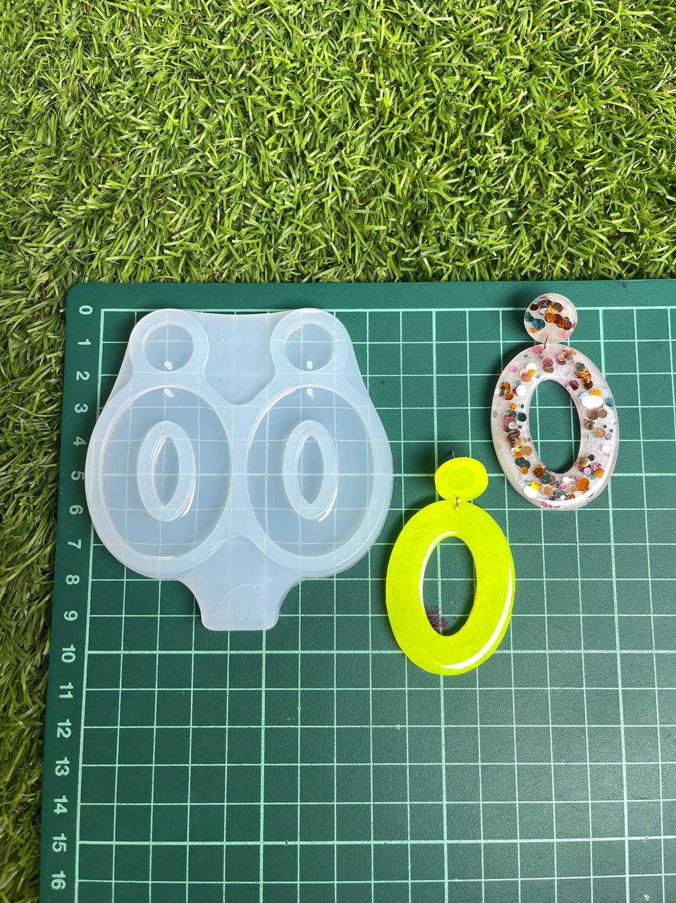 Silicone mold  earrings oval  . Mold oval for epoxy resin. Super gloss resin mold. Jewelry earrings form oval . Rubber mould oval.