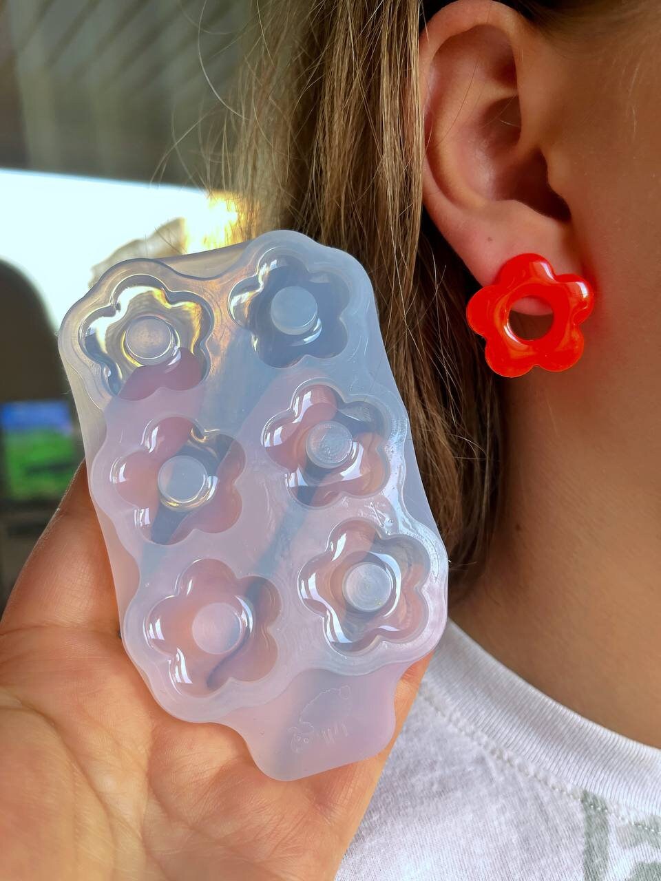 Silicone flower earrings. Mold for epoxy and UV resin. Super glossy resin form. flower shaped jewelry earrings. Rubber form.
