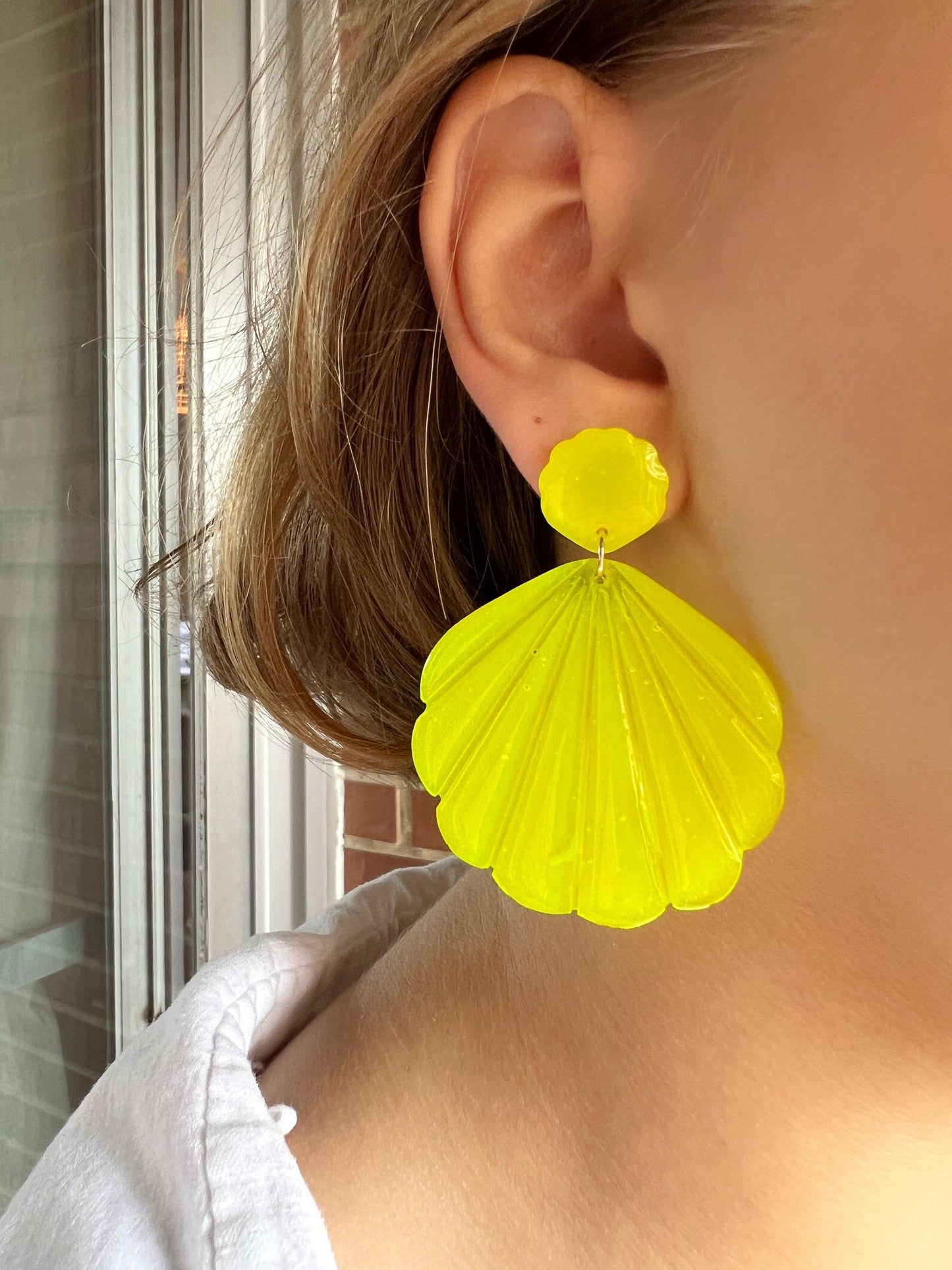 Seashell. Silicone mold for making earrings from epoxy resin.