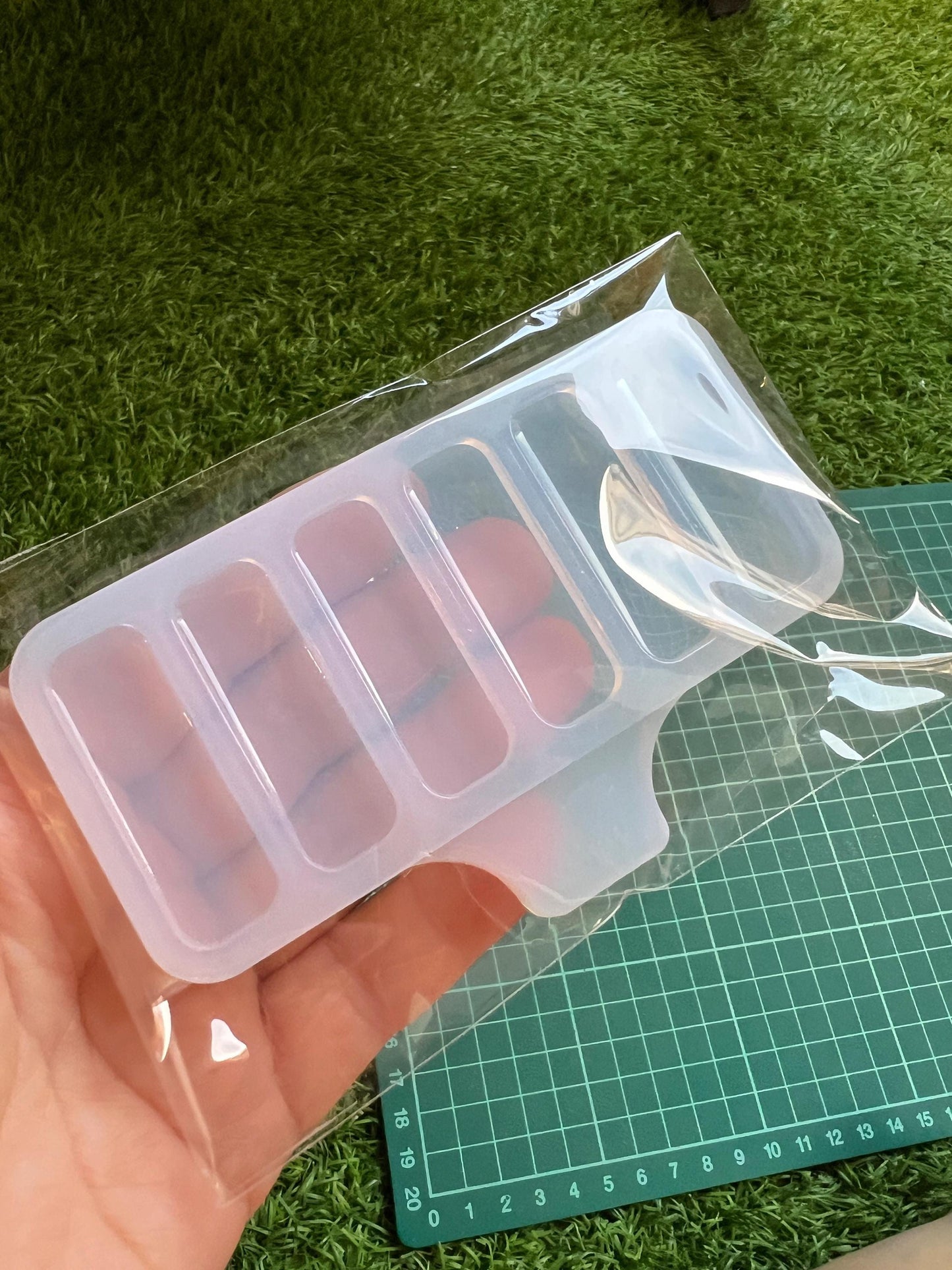 Hair clips 4 x 1.2 cm. Mold for epoxy and uv resin